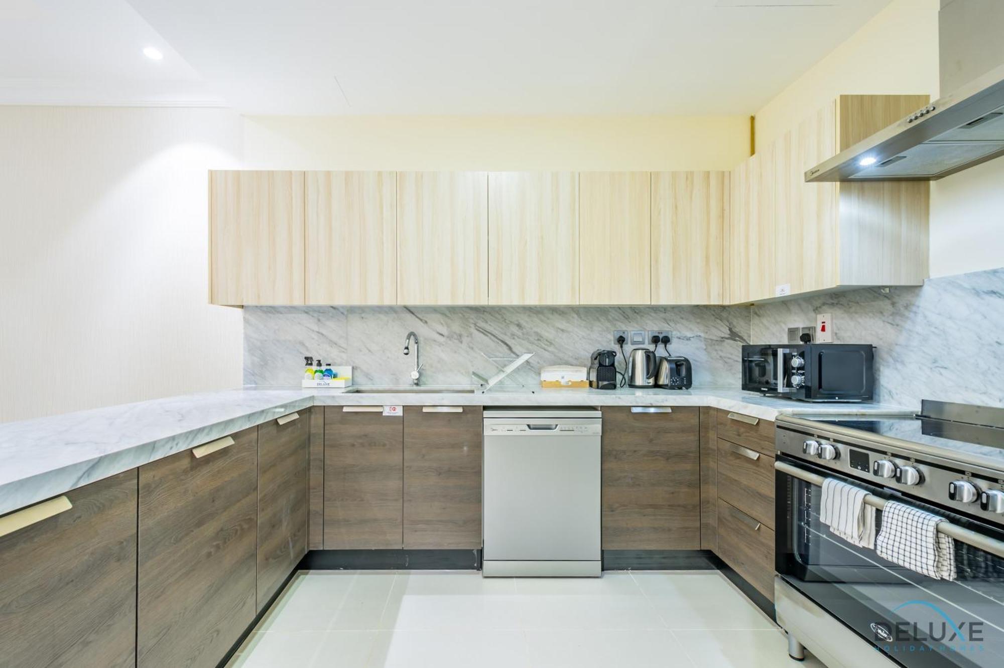 Tranquil 3br Townhouse With Assistant's At District 12 Jvc By Deluxe Dubai
