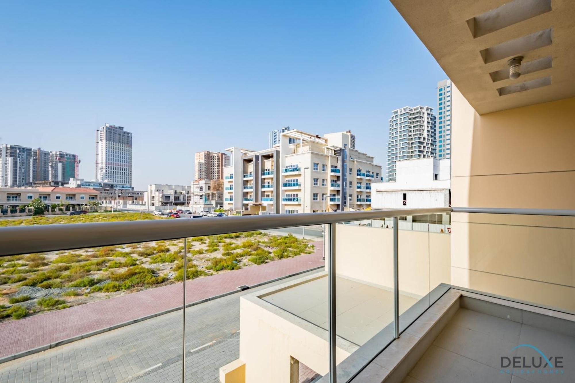 Tranquil 3br Townhouse With Assistant's At District 12 Jvc By Deluxe Dubai