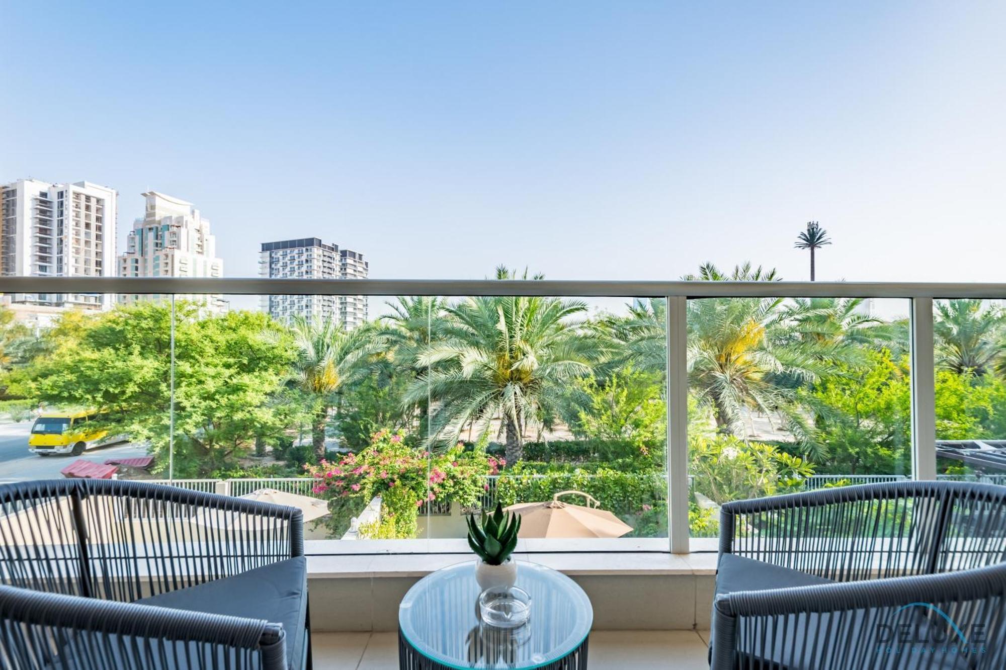 Tranquil 3br Townhouse With Assistant's At District 12 Jvc By Deluxe Apartment