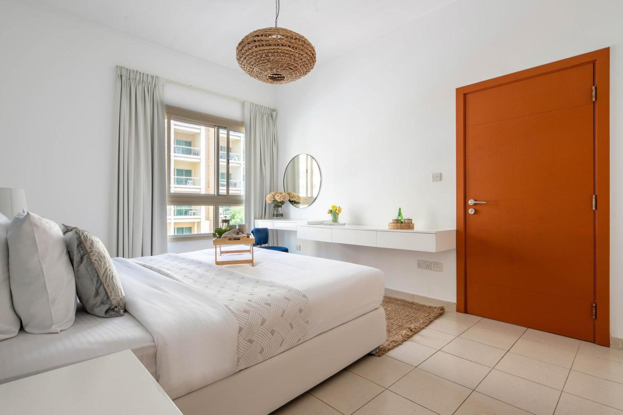 Frank Porter - Al Thayyal 2, The Greens Apartment