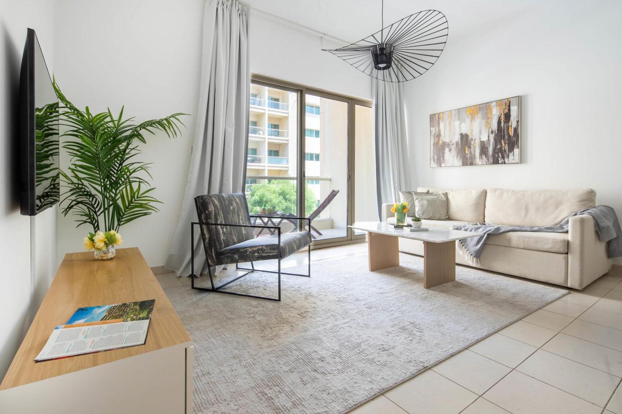 Frank Porter - Al Thayyal 2, The Greens Apartment