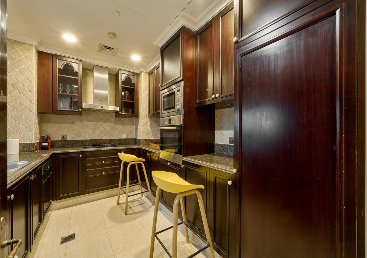 Apartment Burj Khalifa Partial View Peak Living Luxury 2br Souk Al-bahar Beside Mall-golden Homes *