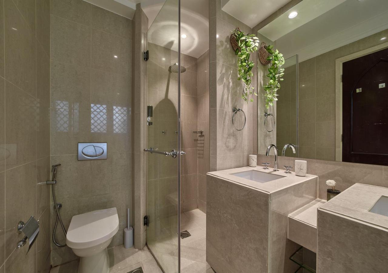 Apartment Burj Khalifa Partial View Peak Living Luxury 2br Souk Al-bahar Beside Mall-golden Homes