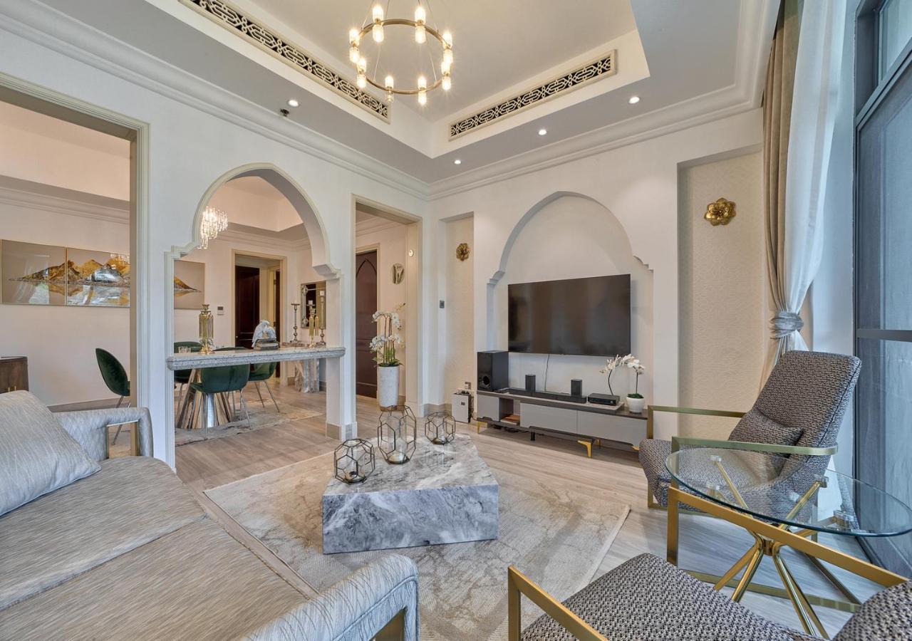 Burj Khalifa Partial View Peak Living Luxury 2br Souk Al-bahar Beside Mall-golden Homes * Dubai