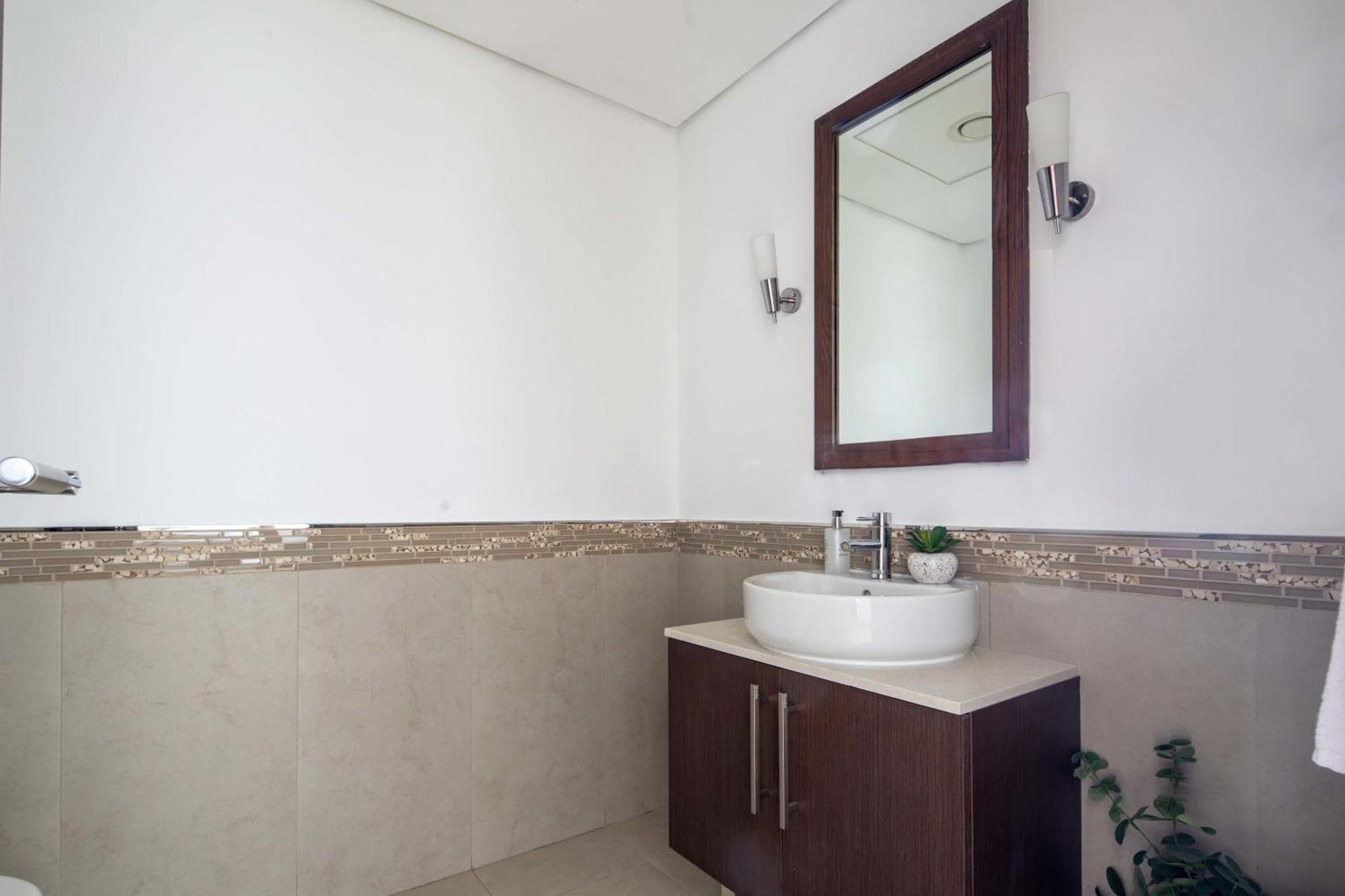 Frank Porter - Burj Daman Apartment