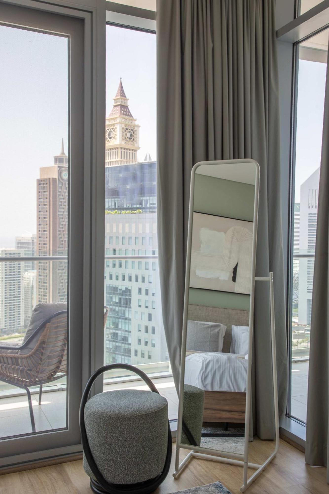 Apartment Frank Porter - Burj Daman Dubai