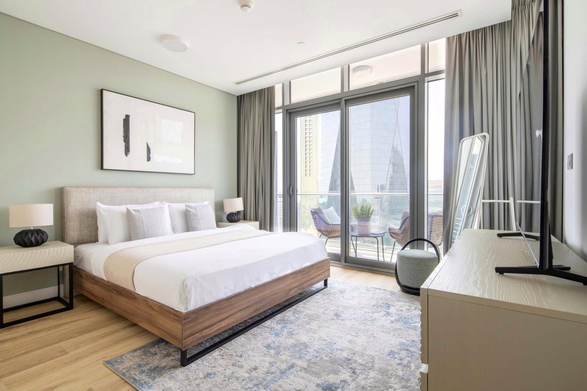 Frank Porter - Burj Daman Dubai