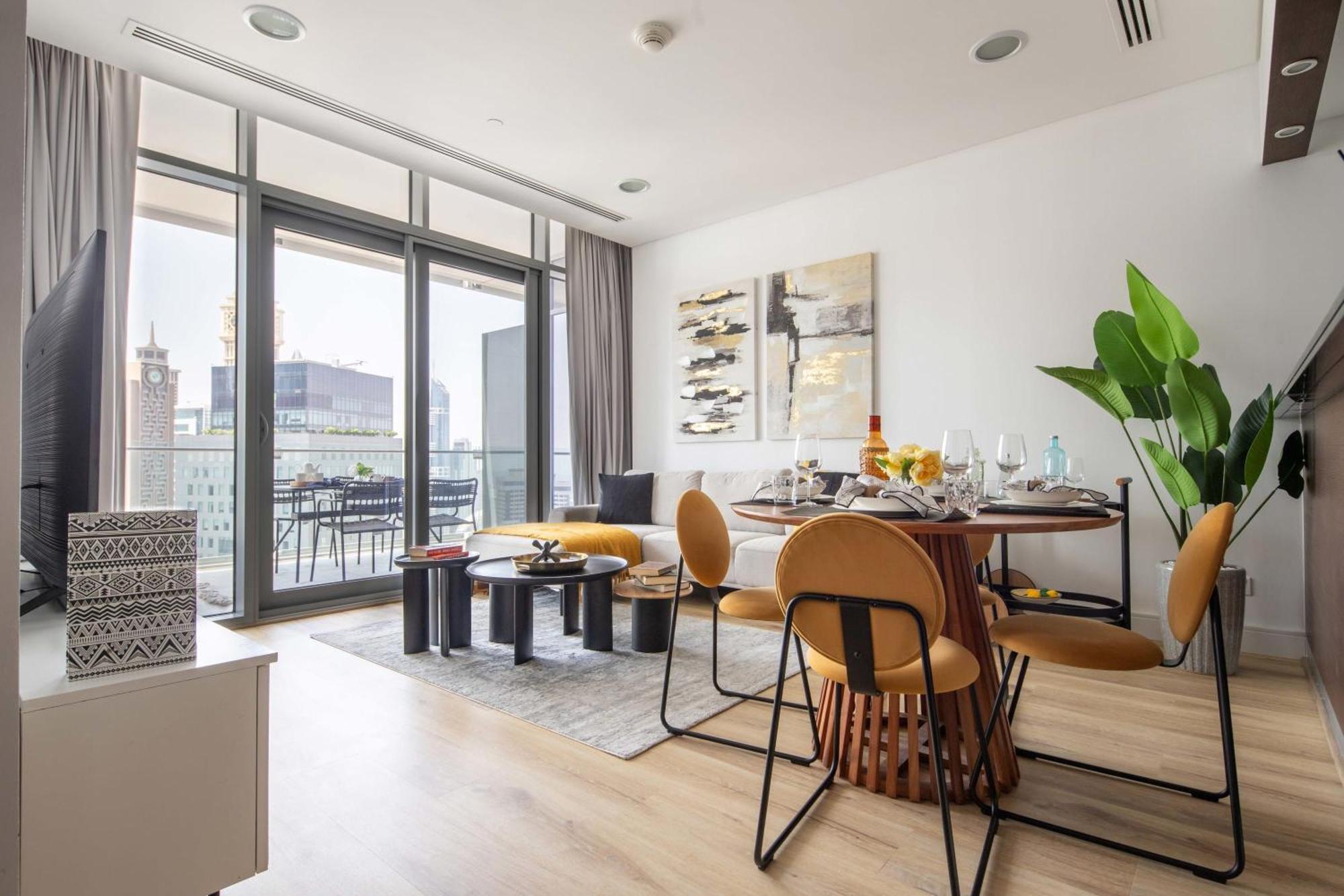 Frank Porter - Burj Daman Apartment Dubai