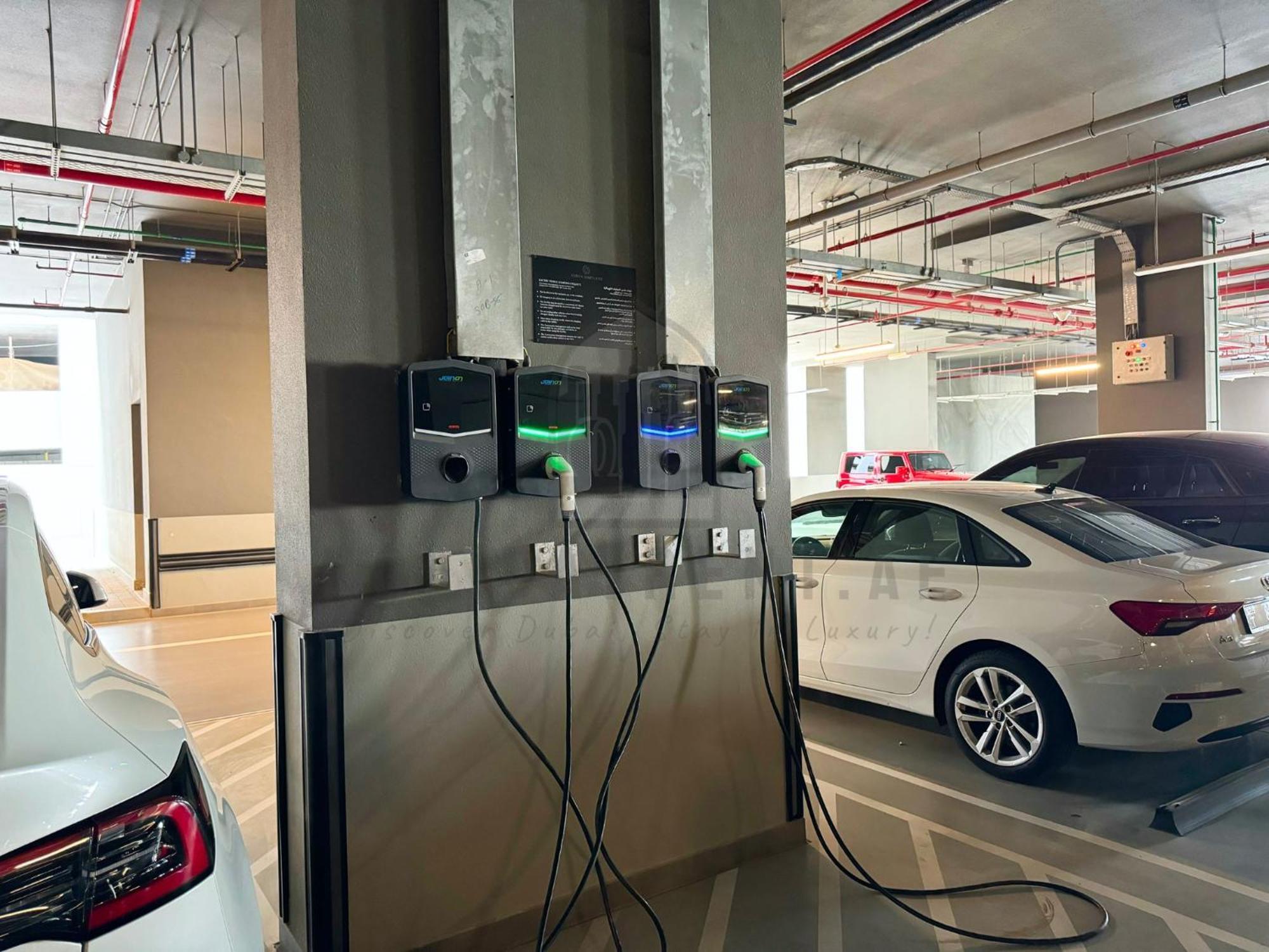 Holidayrent Uae - Top Near Burj Khalifa *