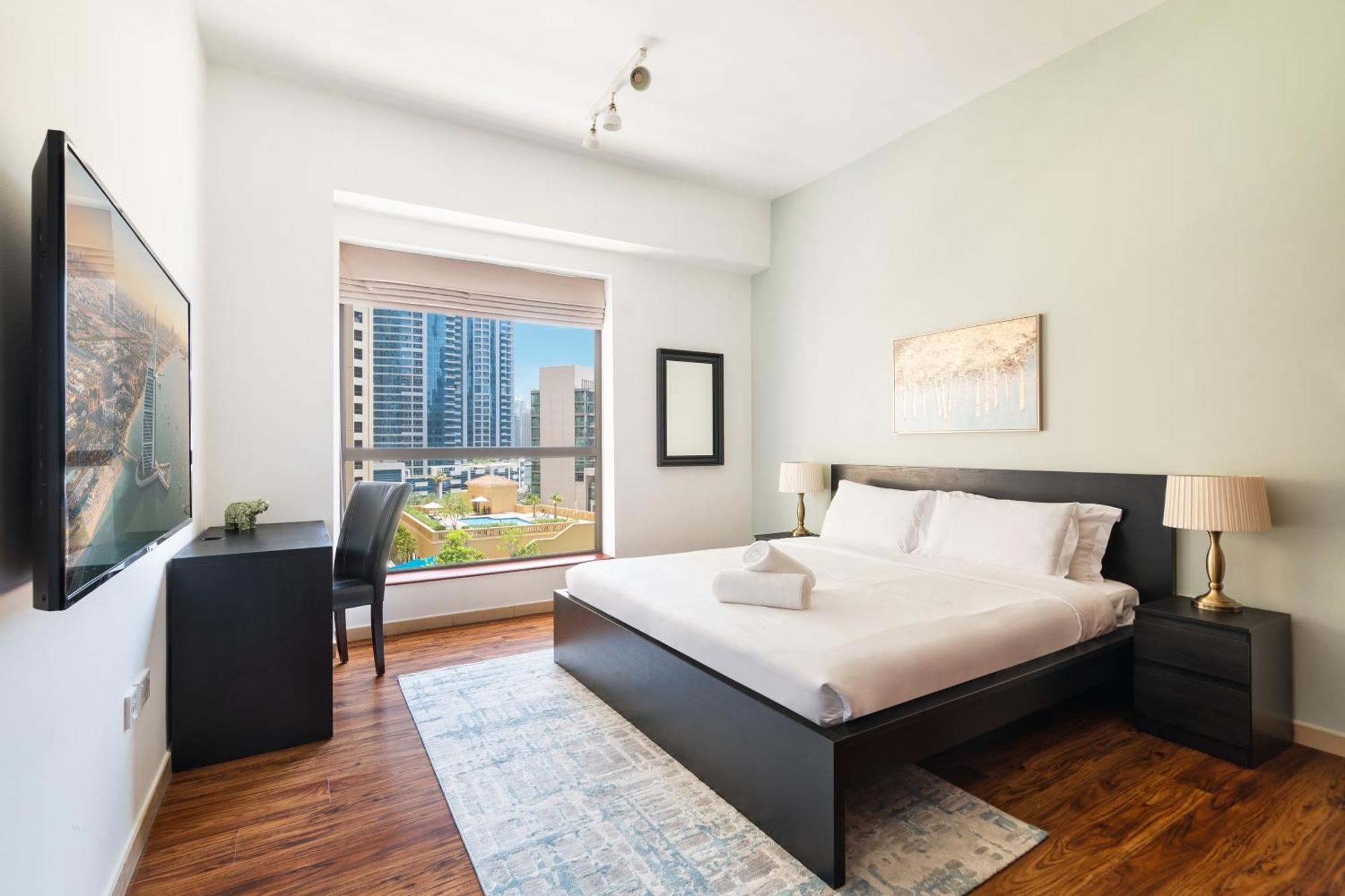 Specious 5br Maid On Jbr Prime Location! Walk To The Mall, Dining & Entertainment - By Sunkissed Homes Apartment