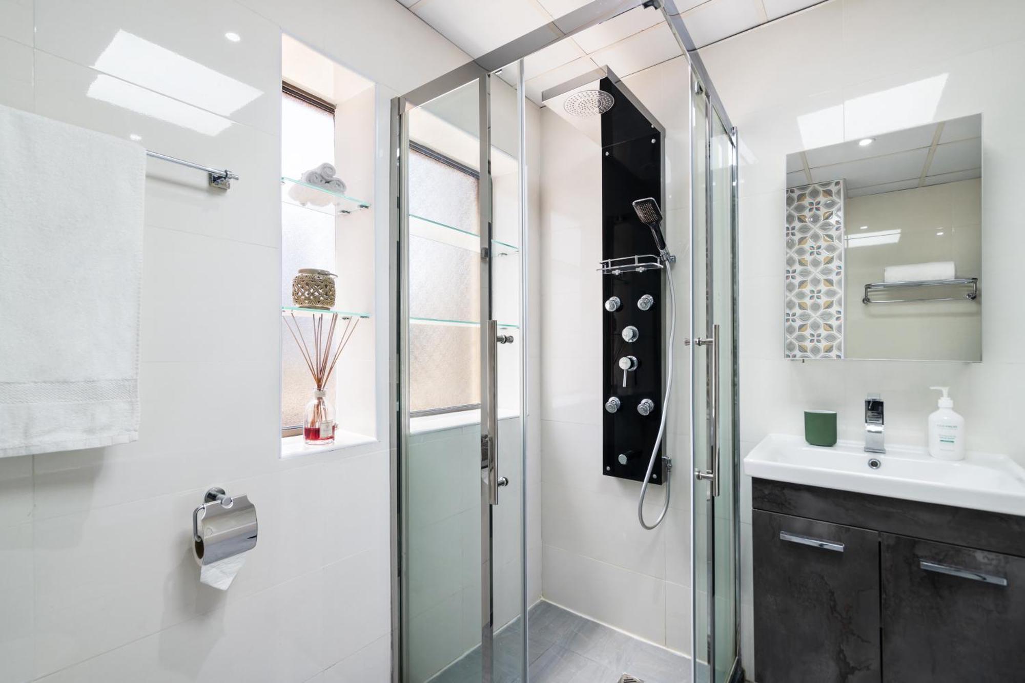 Apartment Specious 5br Maid On Jbr Prime Location! Walk To The Mall, Dining & Entertainment - By Sunkissed Homes Dubai