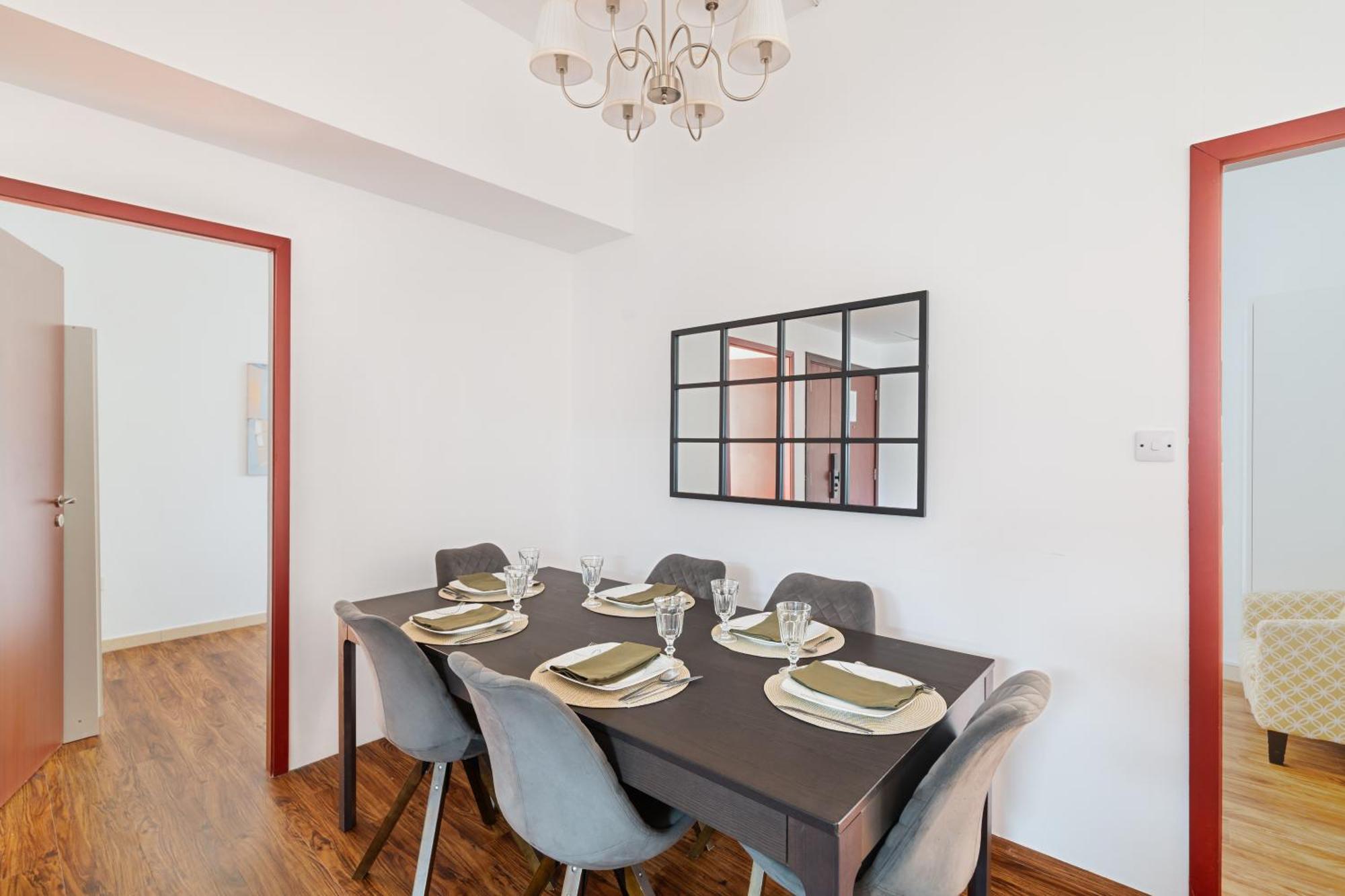 Specious 5br Maid On Jbr Prime Location! Walk To The Mall, Dining & Entertainment - By Sunkissed Homes Apartment Dubai
