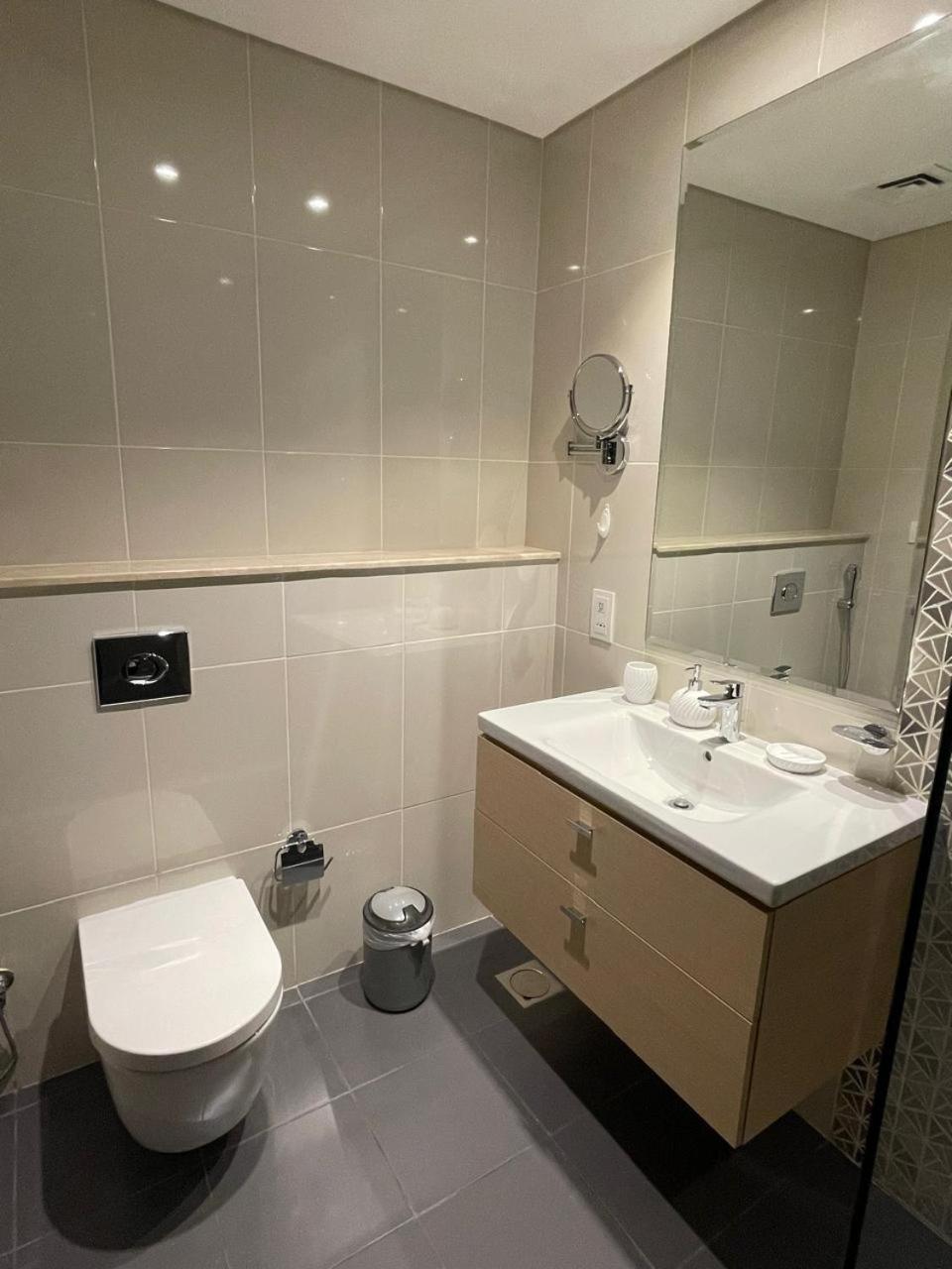 1br Golf & Pool View Amenities Apartment
