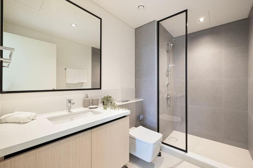 Apartment Stunning 3 Bedroom Facing Burj