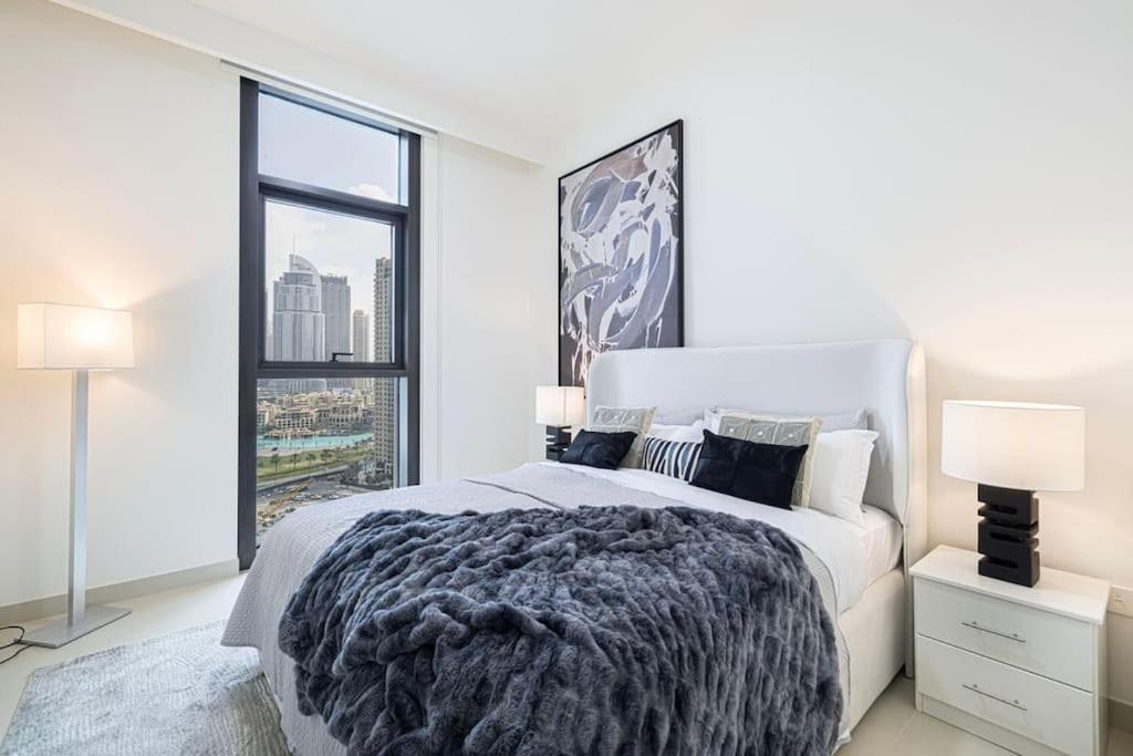 Stunning 3 Bedroom Facing Burj Dubai