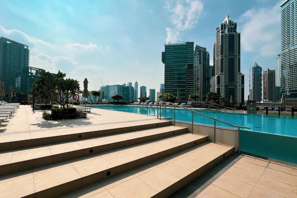 Apartment Stunning 3 Bedroom Facing Burj Dubai