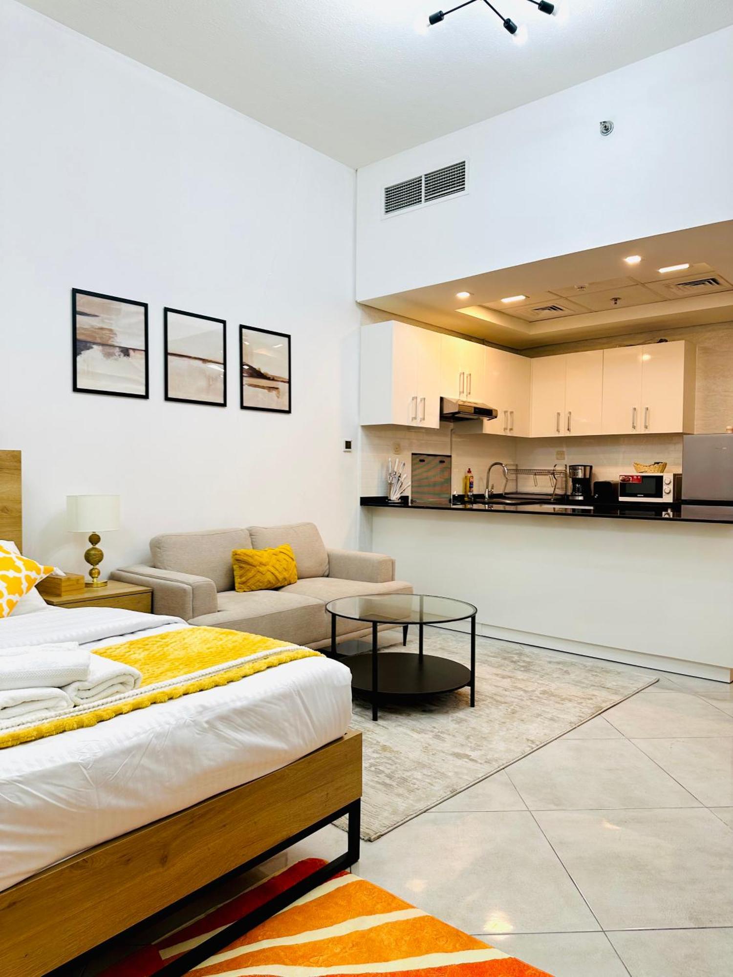 Elegant Studio: Your Perfect In Apartment *