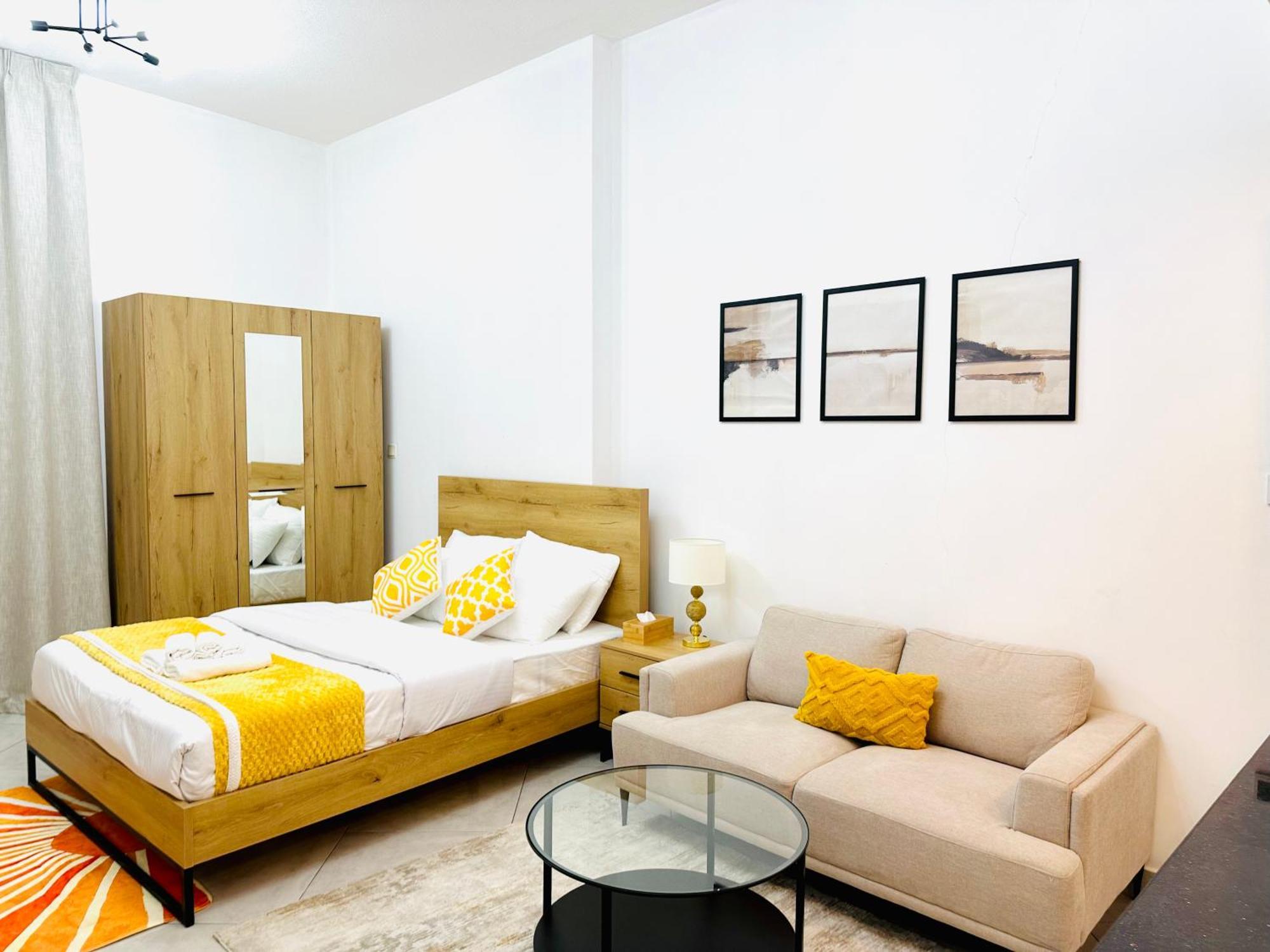 Elegant Studio: Your Perfect In Apartment *