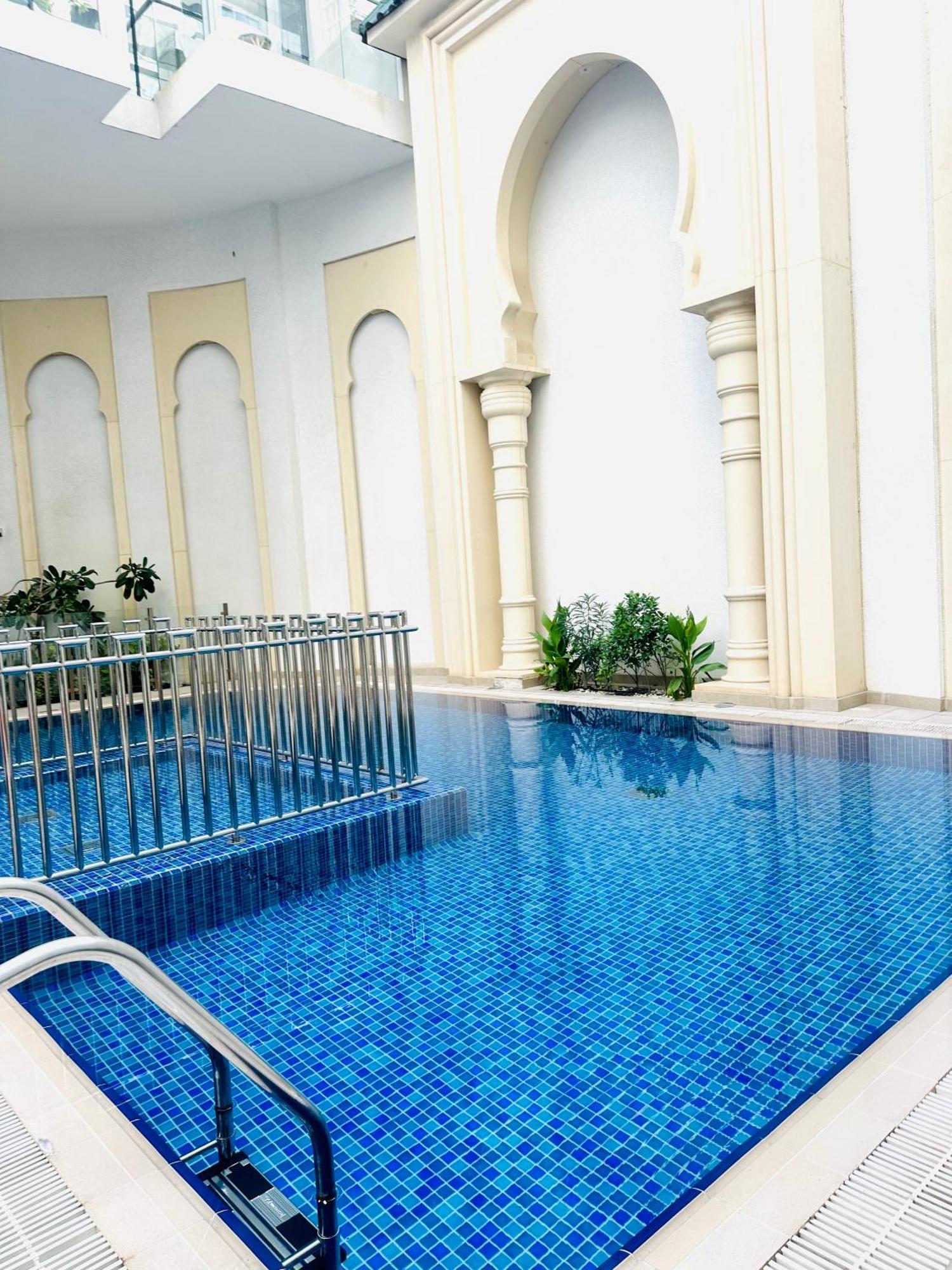 Elegant Studio: Your Perfect In *