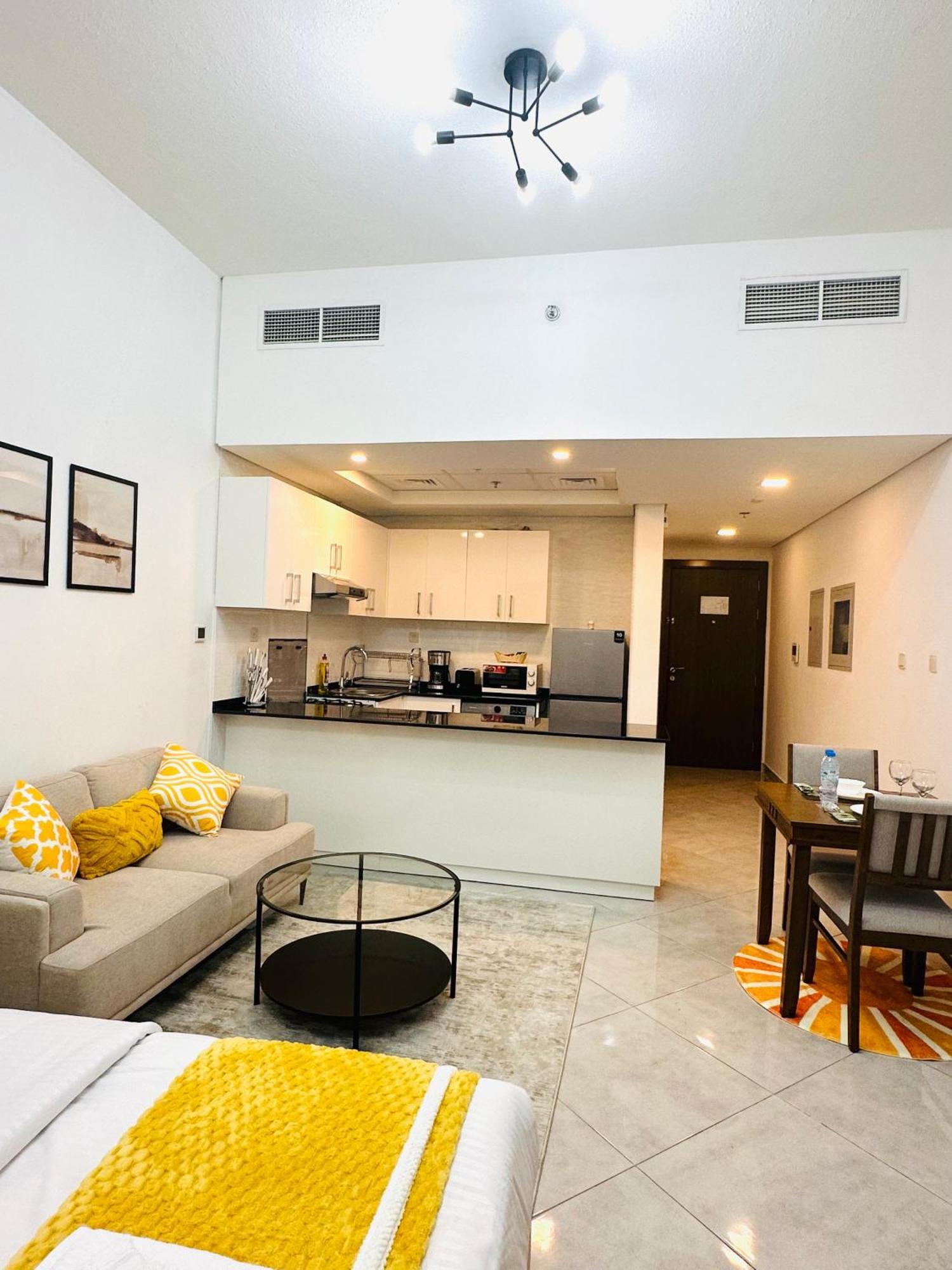 Elegant Studio: Your Perfect In Apartment Dubai