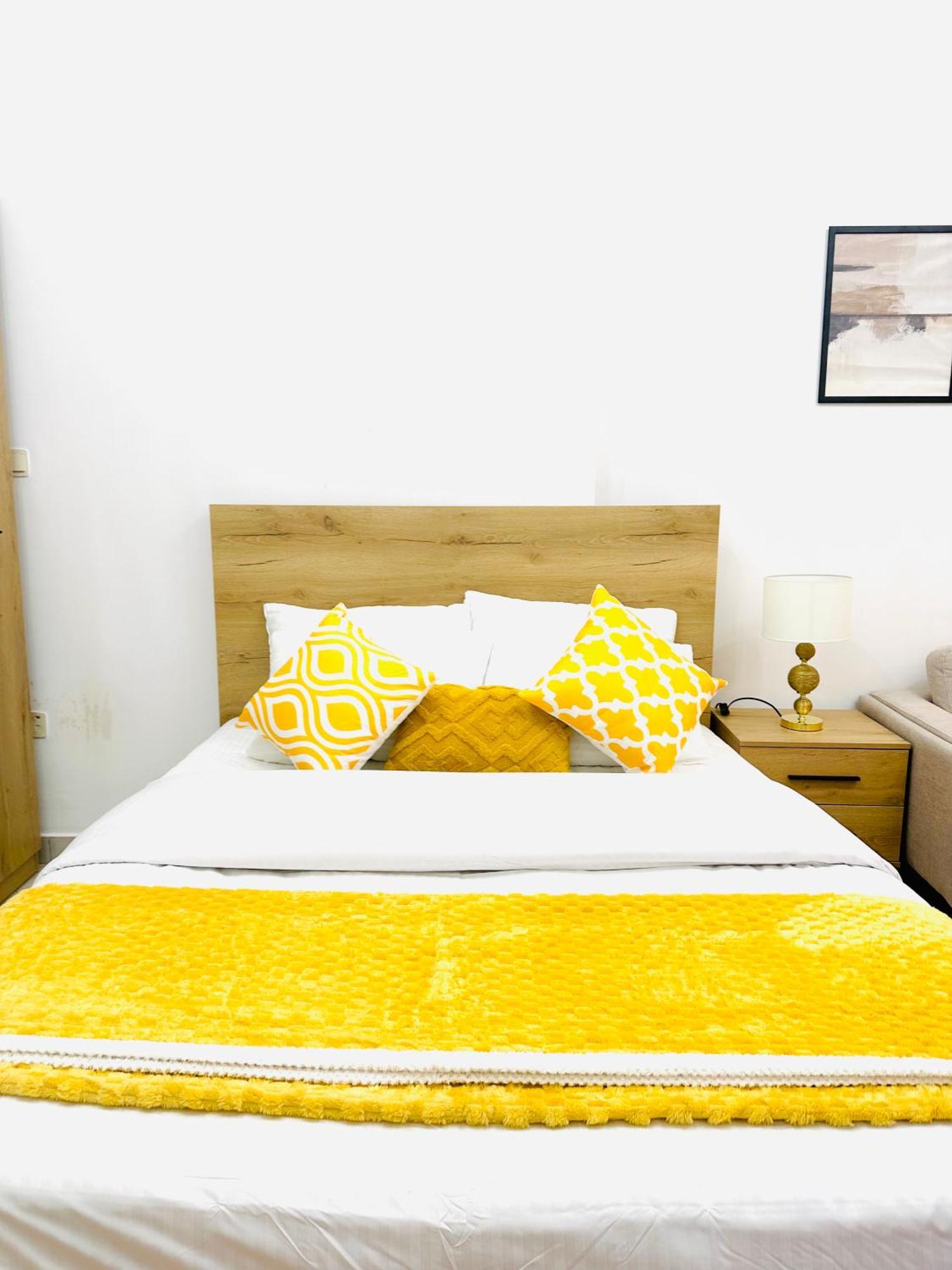 Elegant Studio: Your Perfect In * Dubai