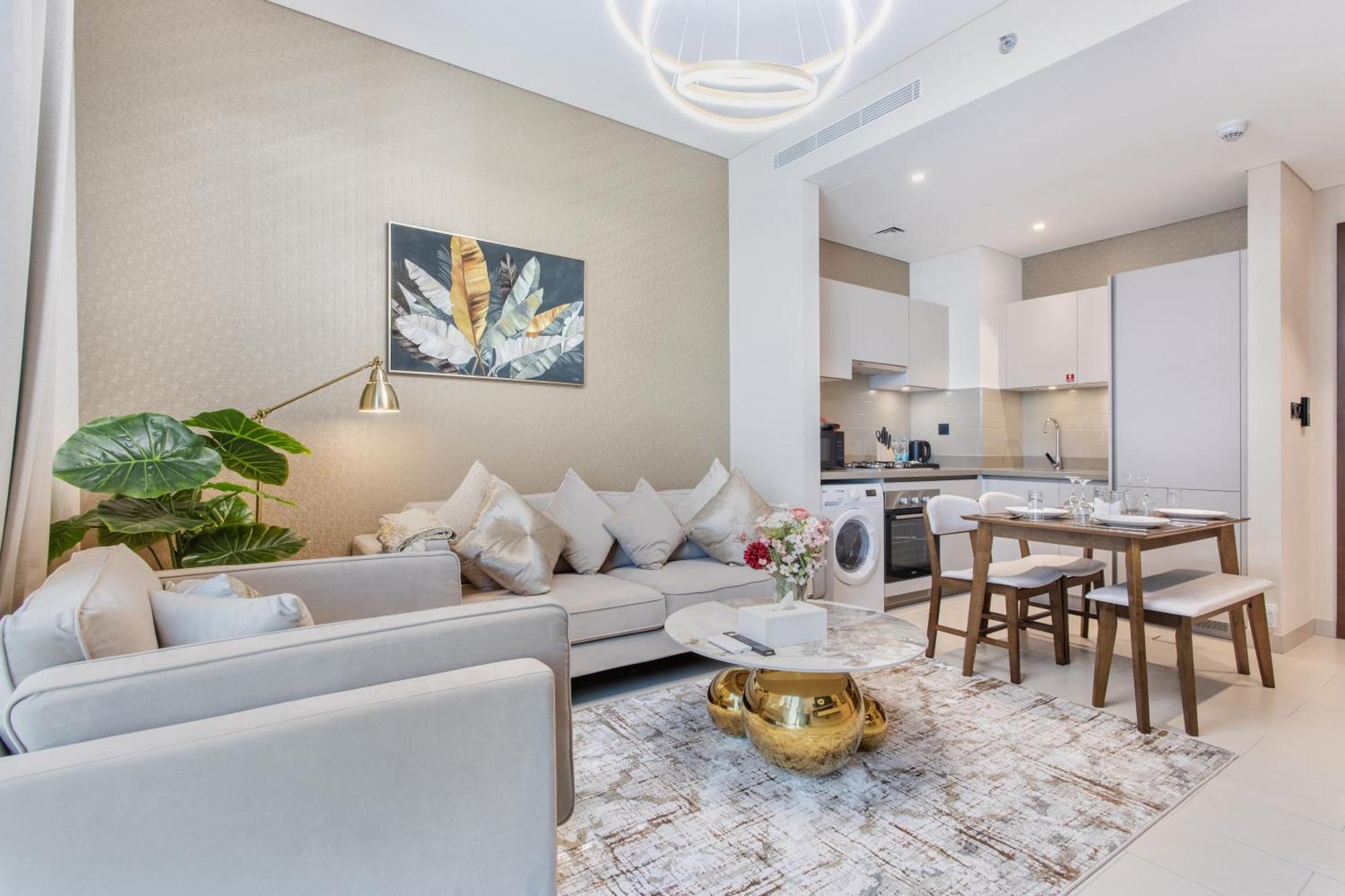 By Latinem Luxury 1br Cvr A2003 Near Burj Khalifa * Dubai