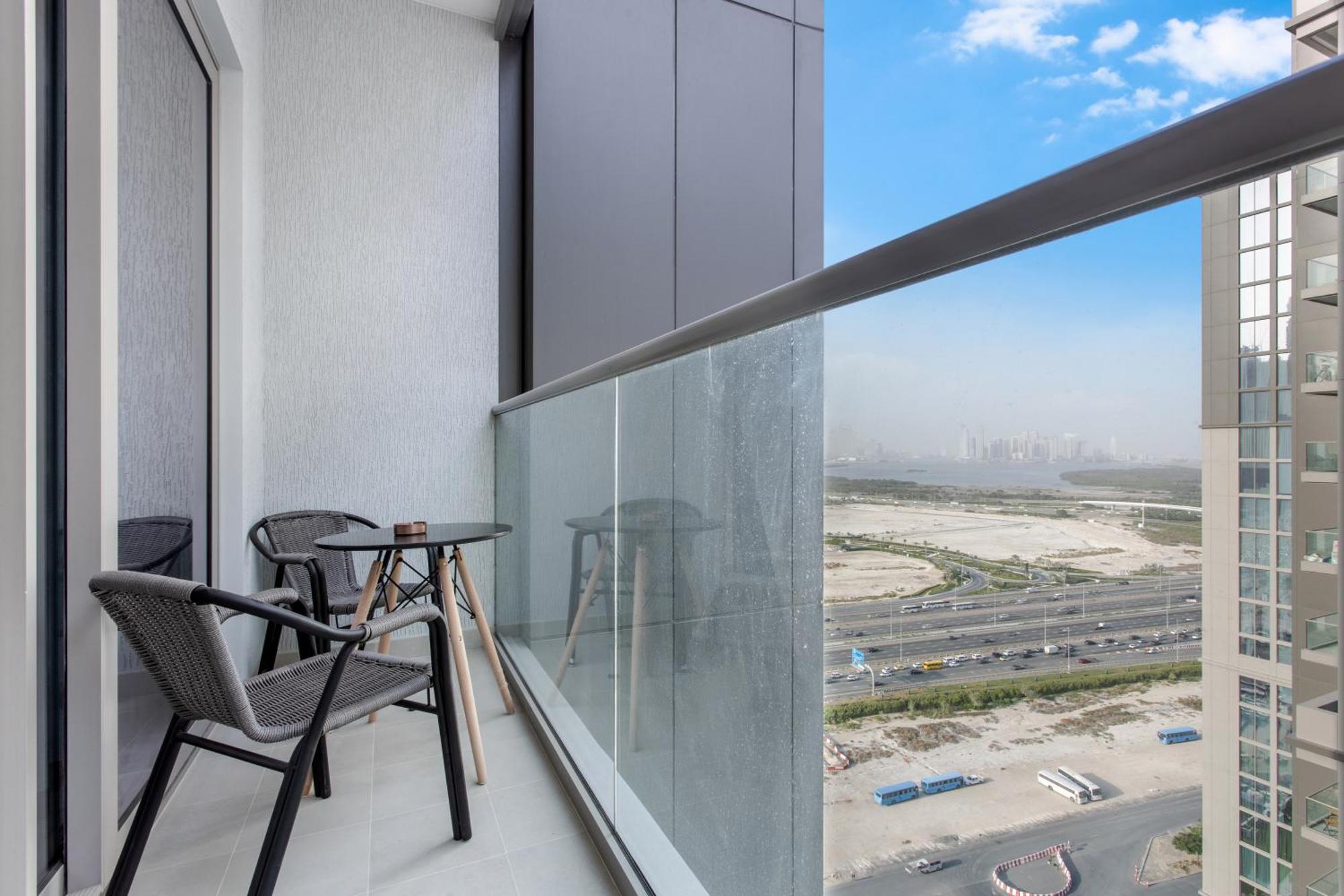 By Latinem Luxury 1br Cvr A2003 Near Burj Khalifa Dubai