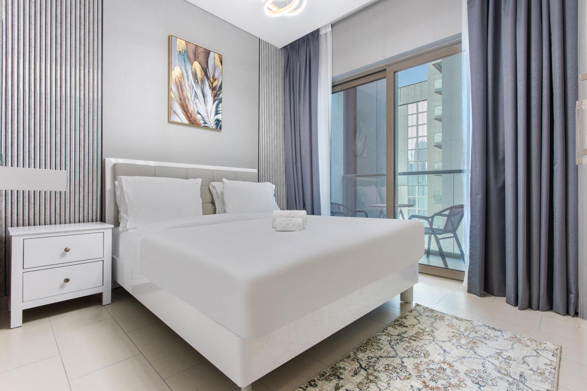 By Latinem Luxury 1br Cvr A2003 Near Burj Khalifa Dubai