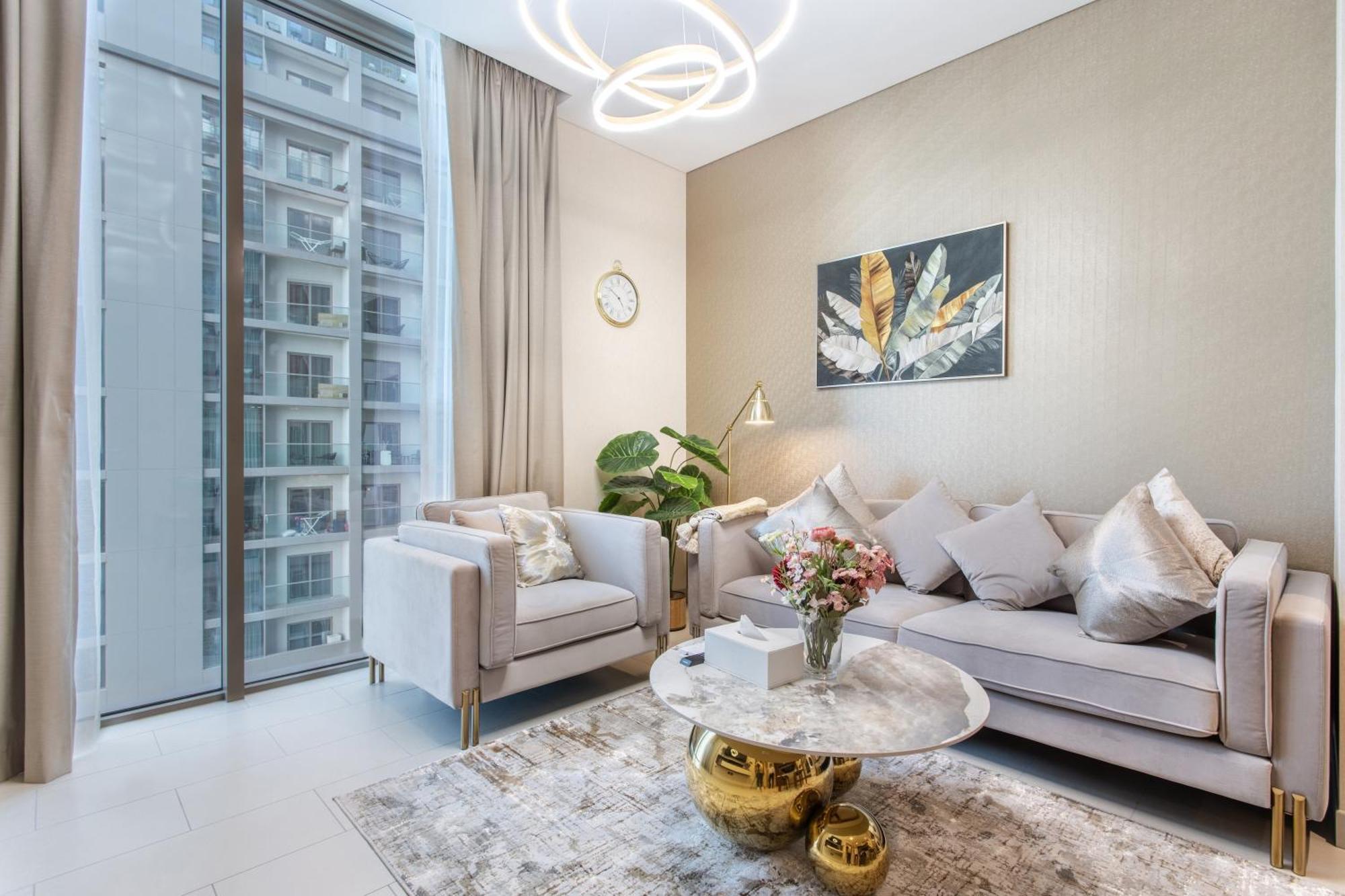 By Latinem Luxury 1br Cvr A2003 Near Burj Khalifa Dubai