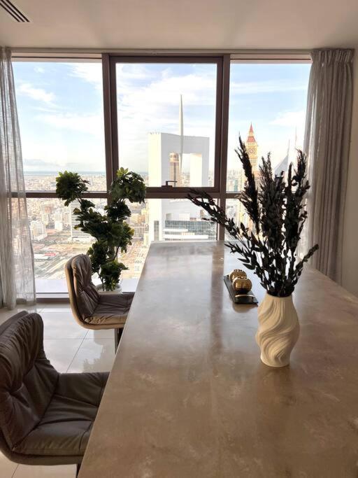 2br With Incredible Views Of The Sea And *