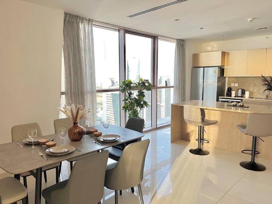 2br With Incredible Views Of The Sea And Dubai