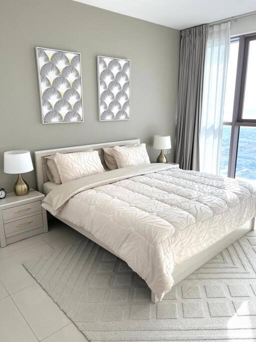 2br With Incredible Views Of The Sea And Apartment Dubai