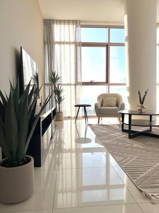2br With Incredible Views Of The Sea And Apartment Dubai