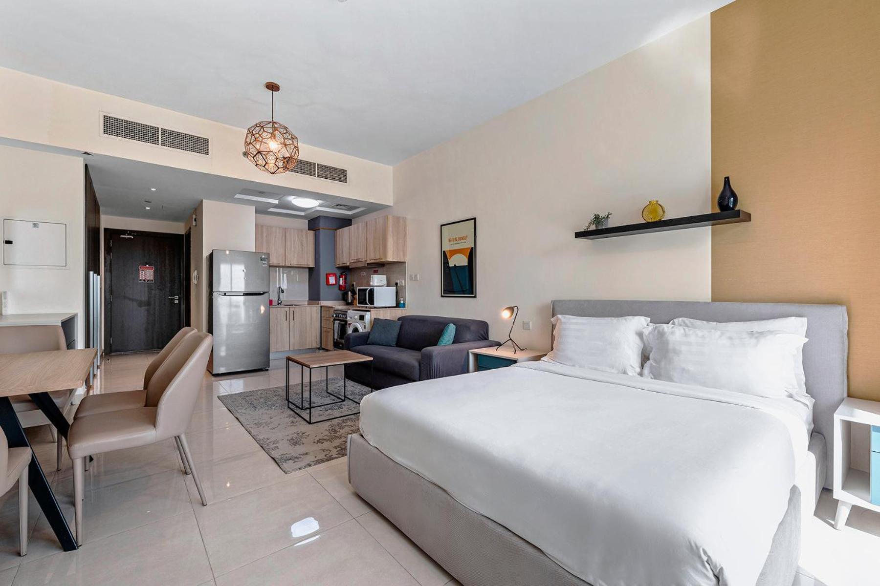 Unlock Metropolis Business Bay Apartment *