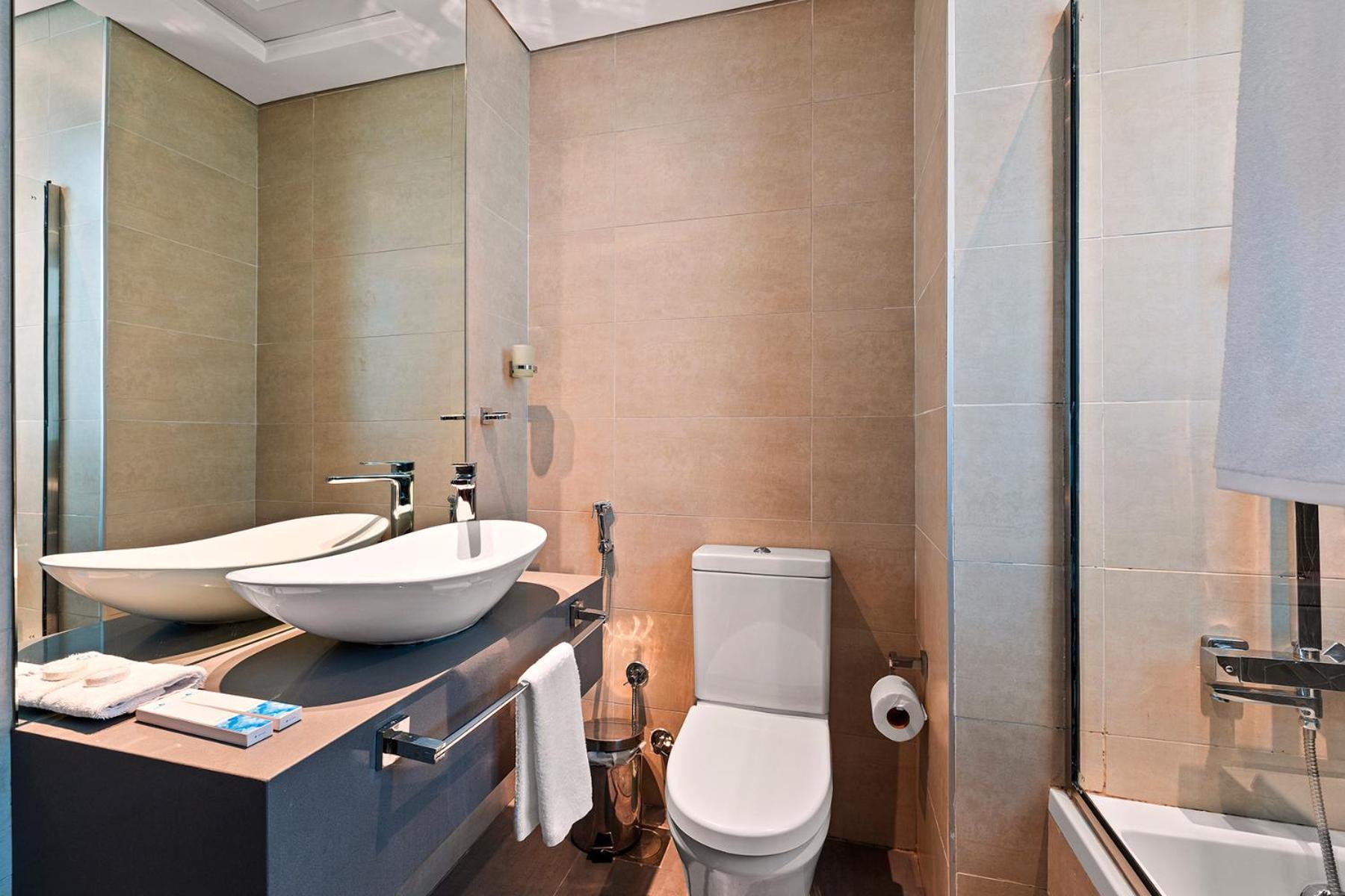 Unlock Metropolis Business Bay Apartment Dubai