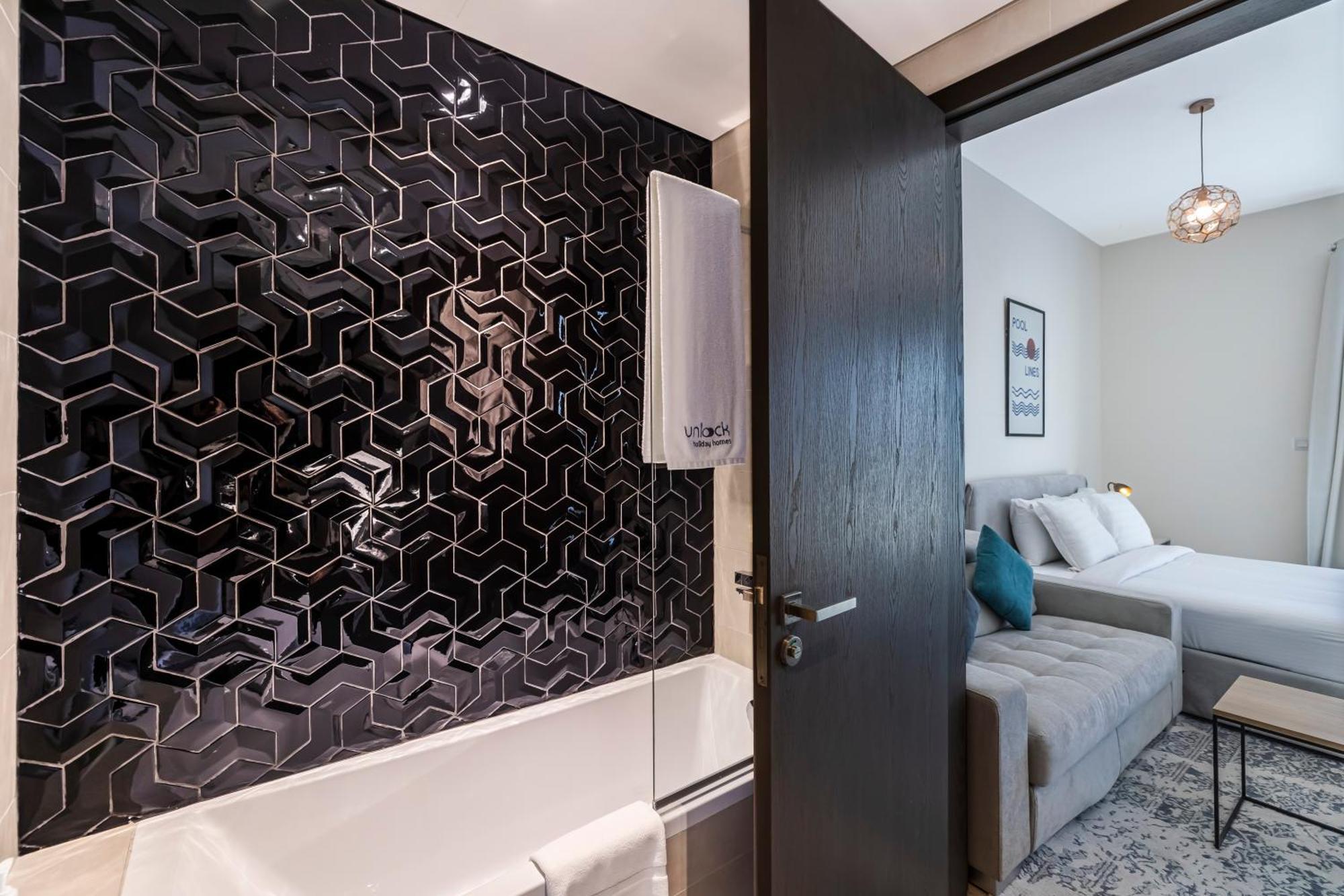 Unlock Metropolis Business Bay Apartment *