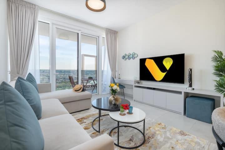 Vogue Al Wasl 1 West 13th Floor With Large Balcony For View Of Sheikh Zaid Road And One Za'abeel Tower And Burj Khalifa, Walkable To Metro With Easy Access To Sheikh Zayed Road & World Trade Centre Apartment *
