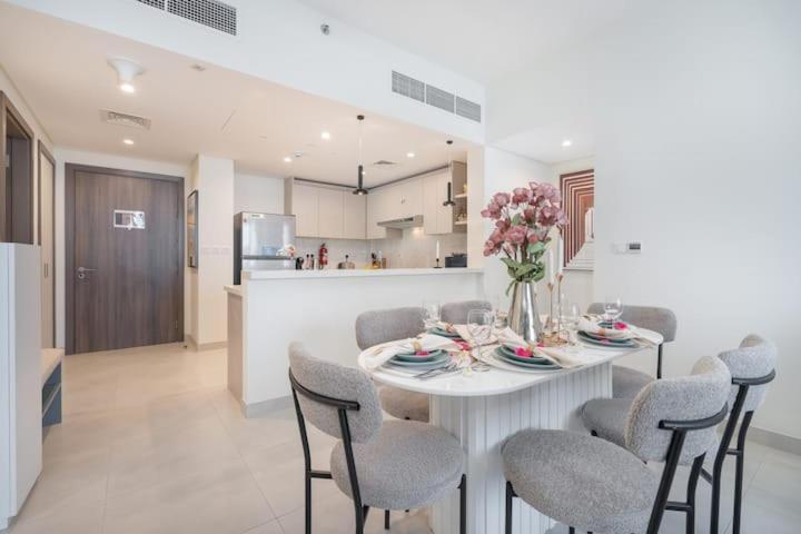 Vogue Al Wasl 1 West 13th Floor With Large Balcony For View Of Sheikh Zaid Road And One Za'abeel Tower And Burj Khalifa, Walkable To Metro With Easy Access To Sheikh Zayed Road & World Trade Centre Dubai