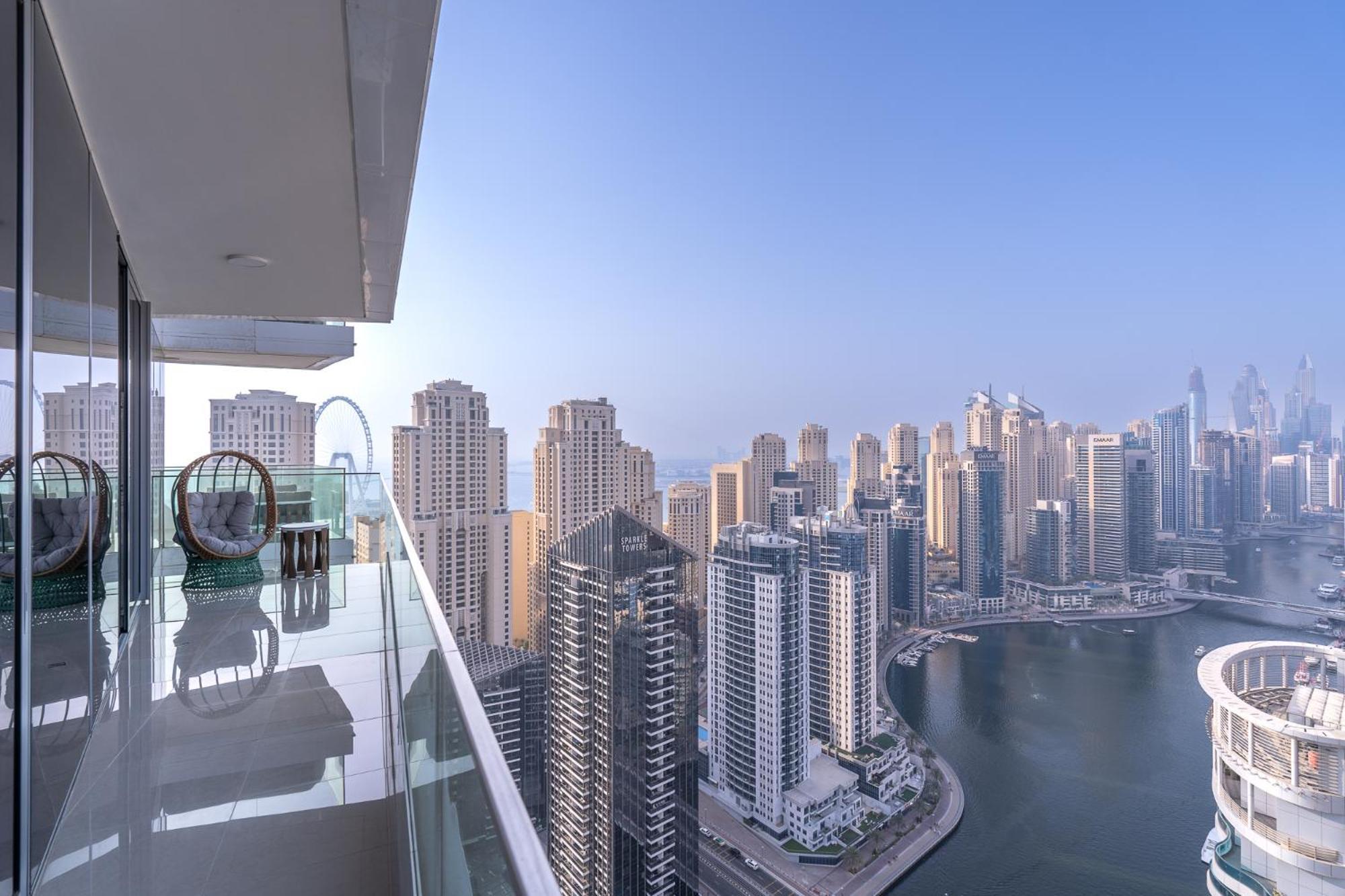 Luxurious 3br With Panoramic Marina View * Dubai