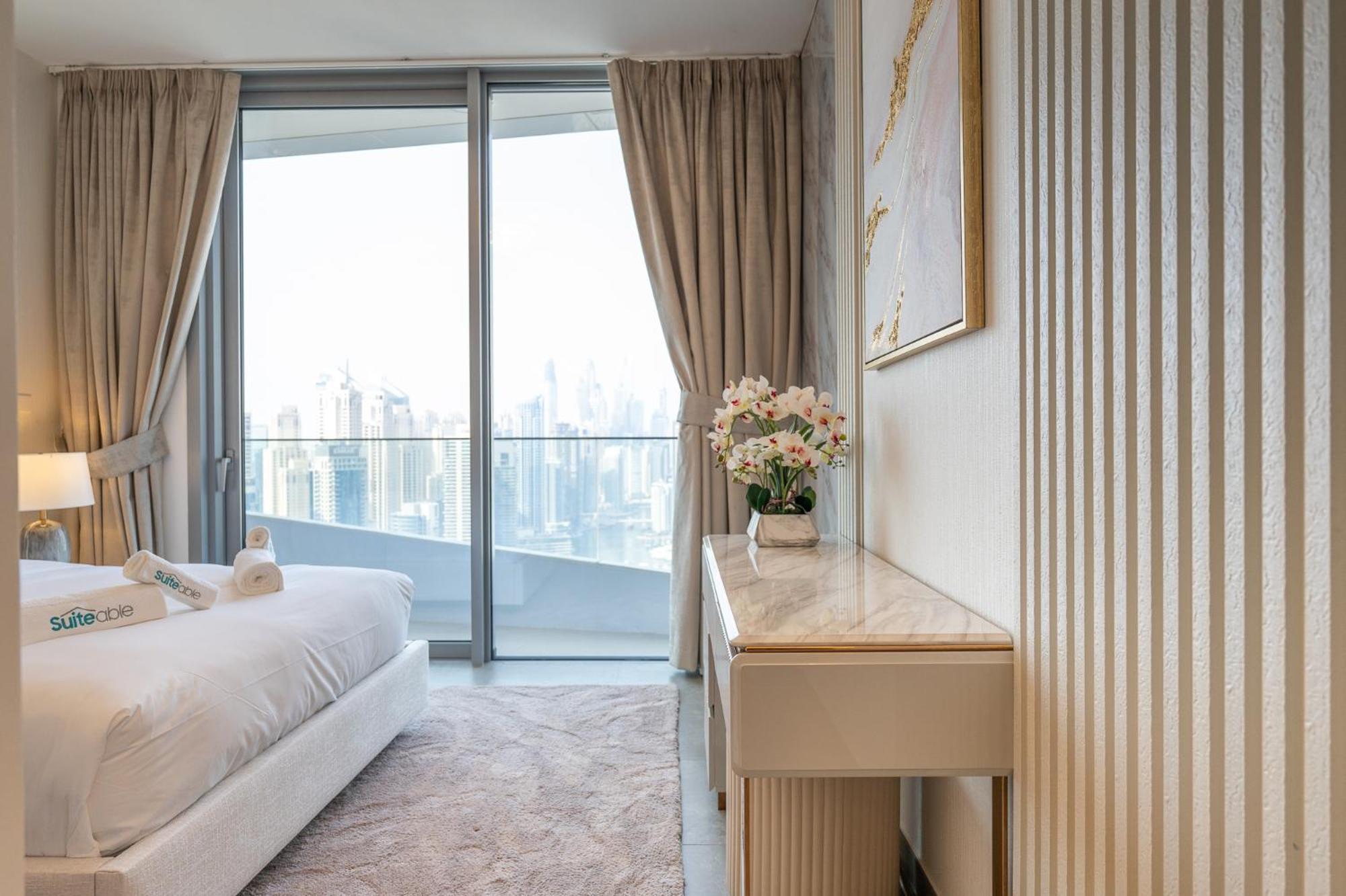 Luxurious 3br With Panoramic Marina View * Dubai