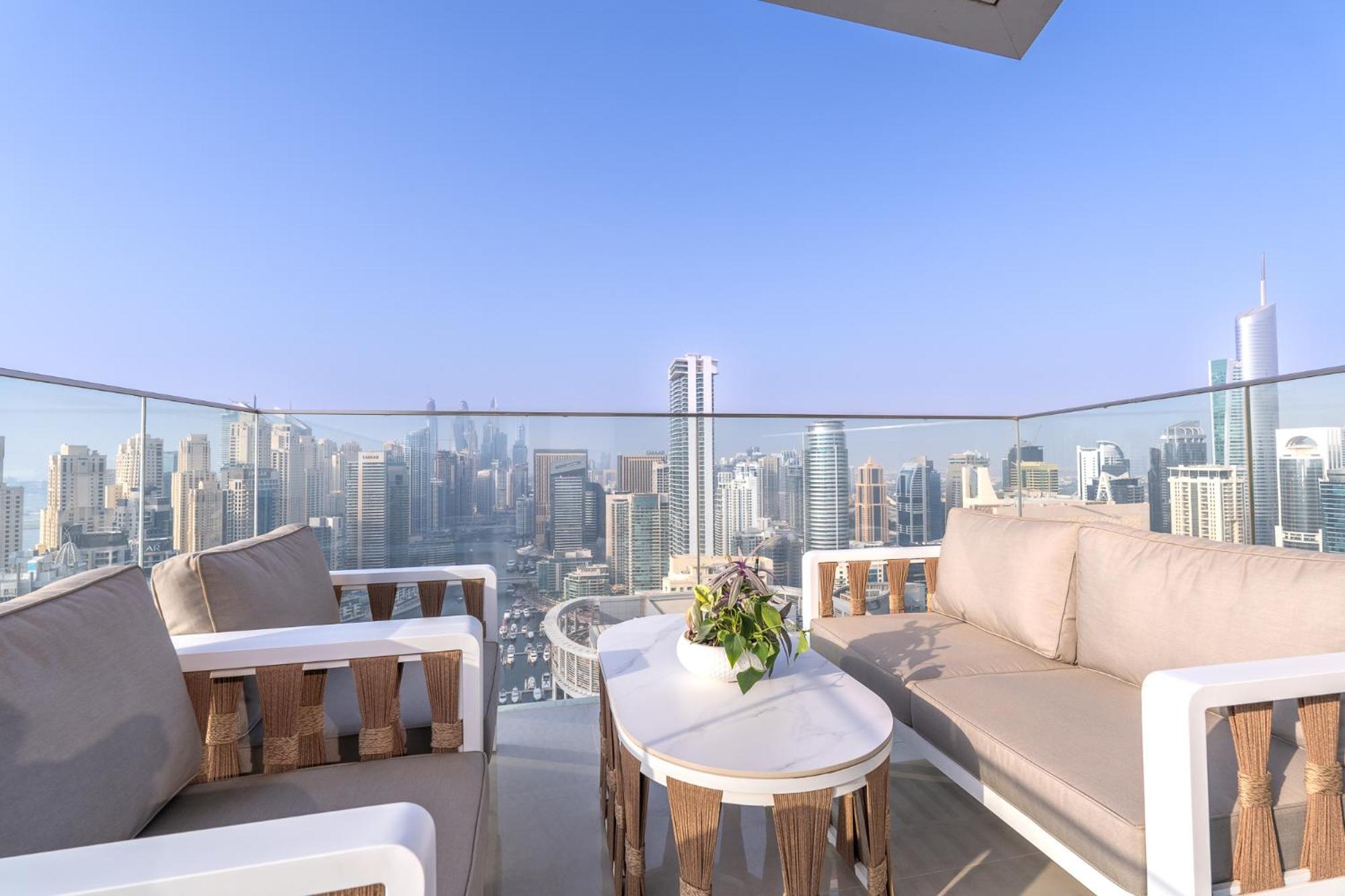 Luxurious 3br With Panoramic Marina View Apartment *