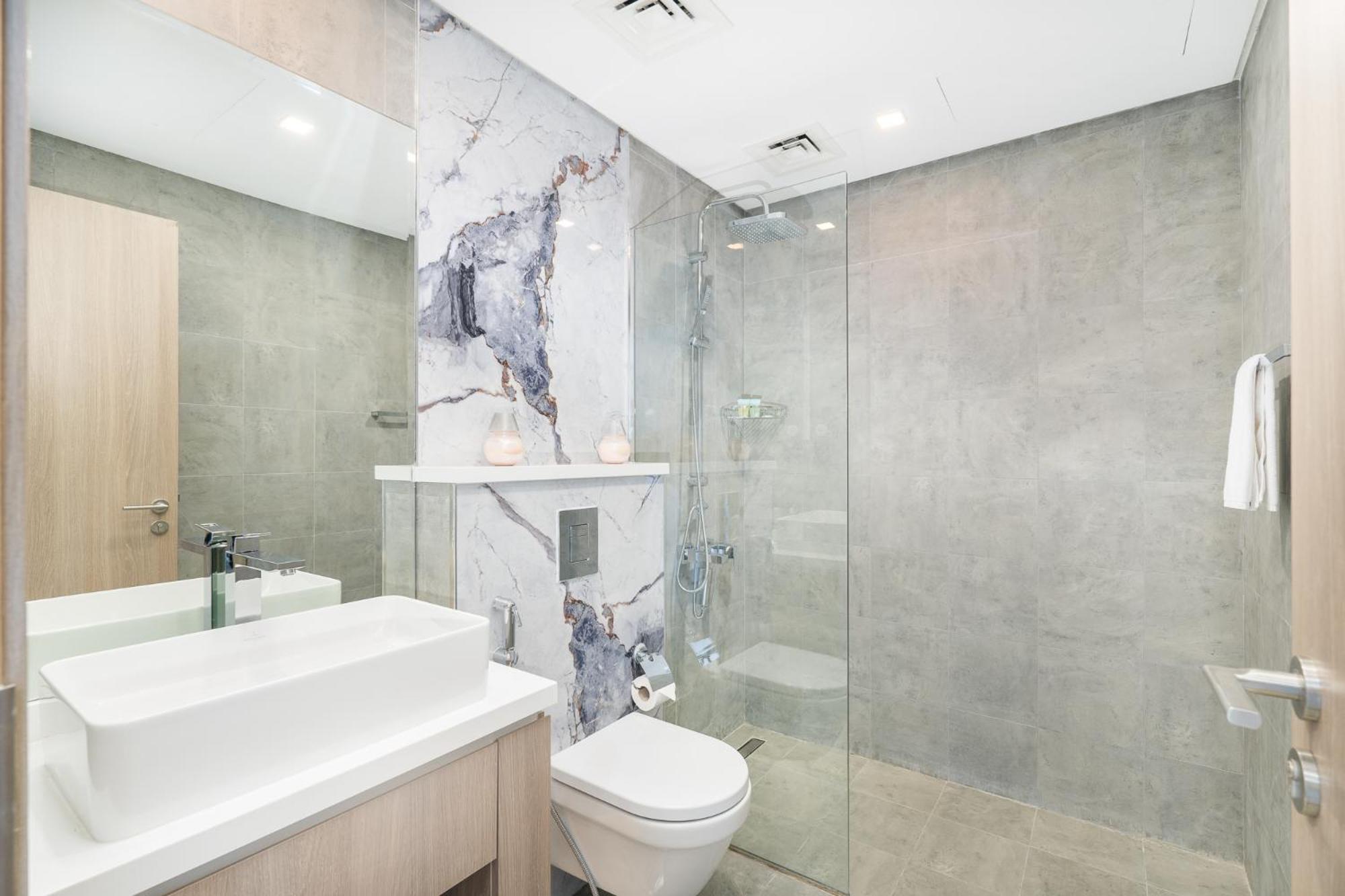 Luxurious 3br With Panoramic Marina View Dubai