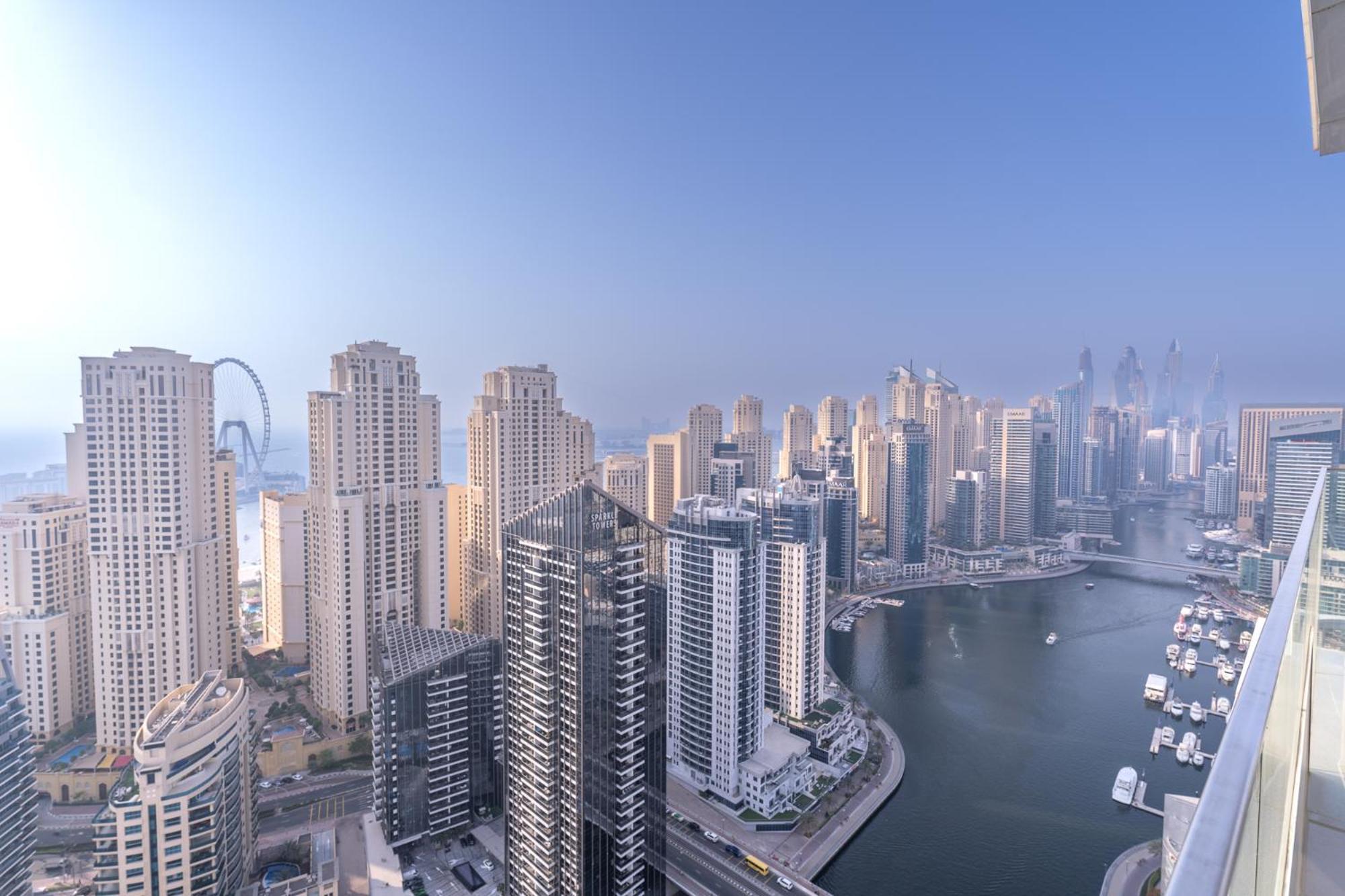 Luxurious 3br With Panoramic Marina View Dubai