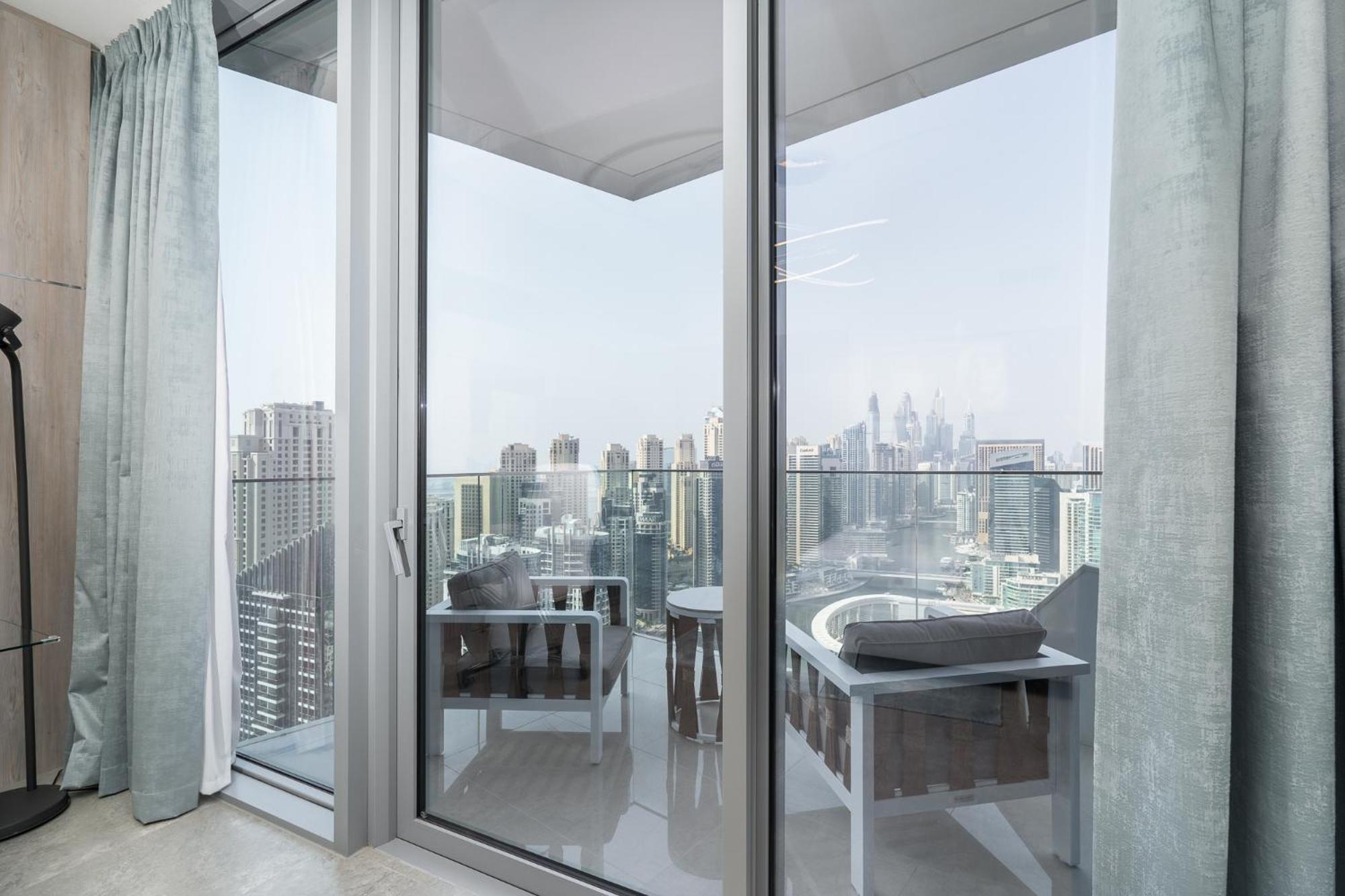 Luxurious 3br With Panoramic Marina View Dubai