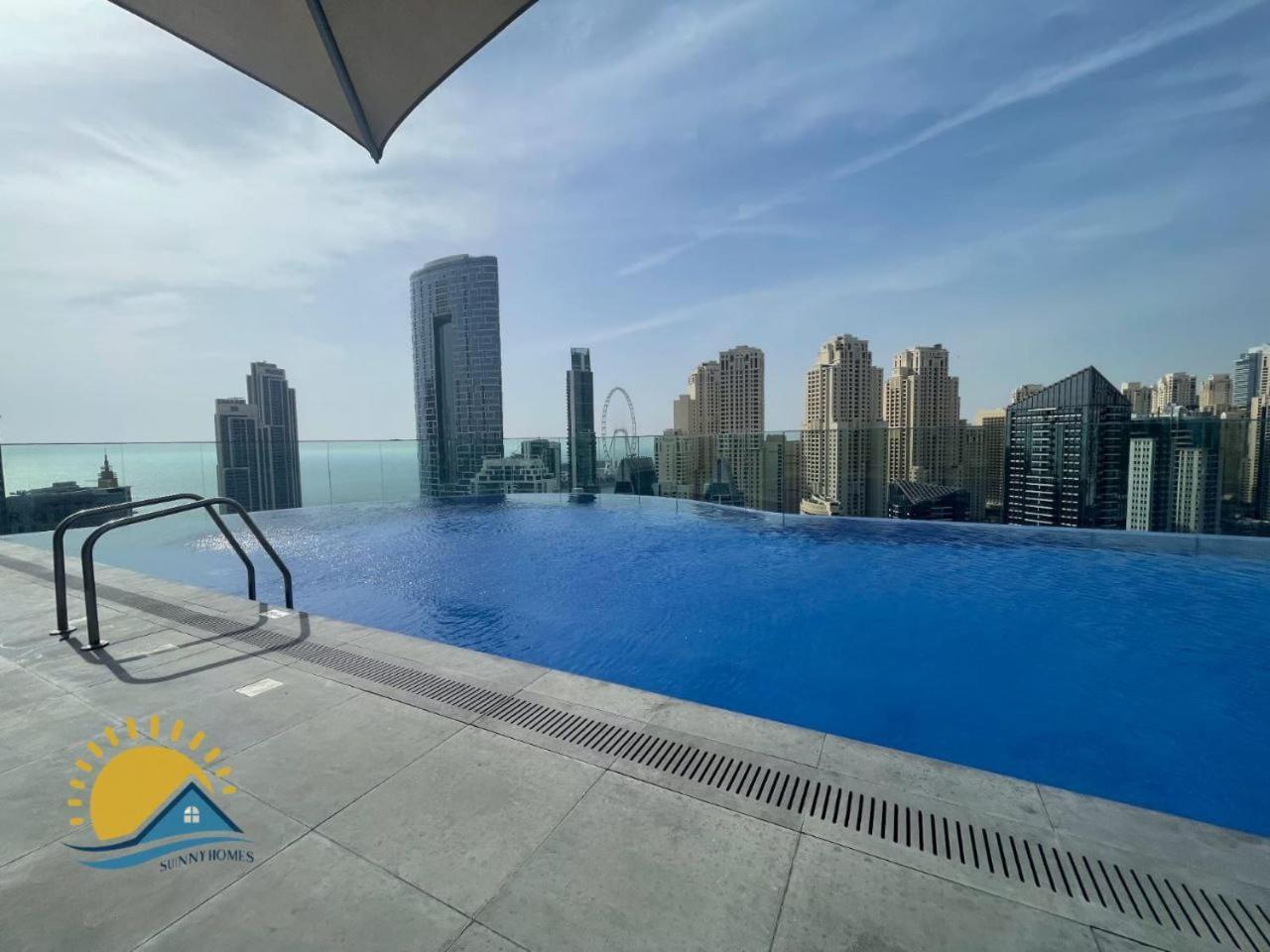 Marina Walk Gem Modern With Pool & Gym Access, Steps To & Metro Apartment *