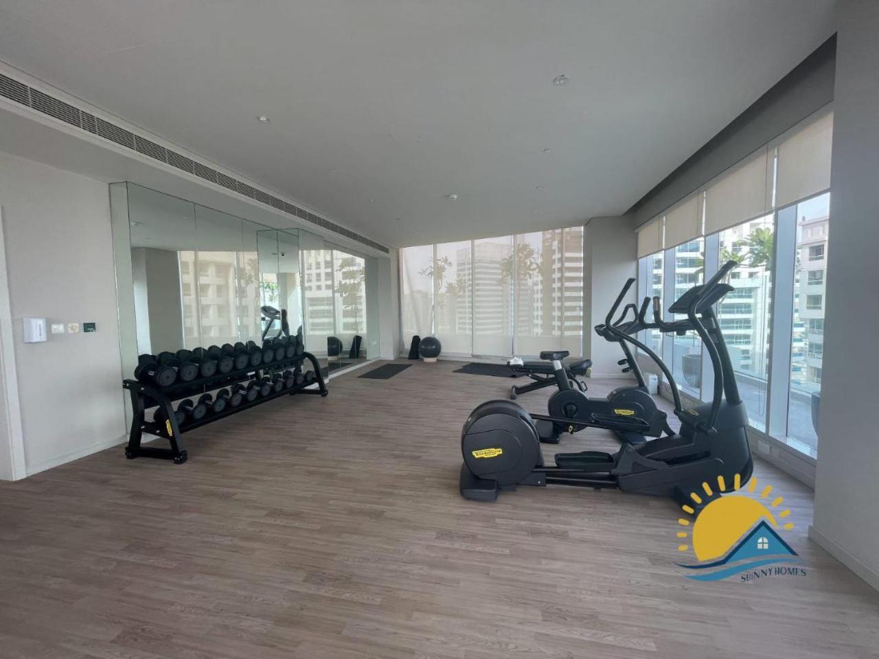 Apartment Marina Walk Gem Modern With Pool & Gym Access, Steps To & Metro *