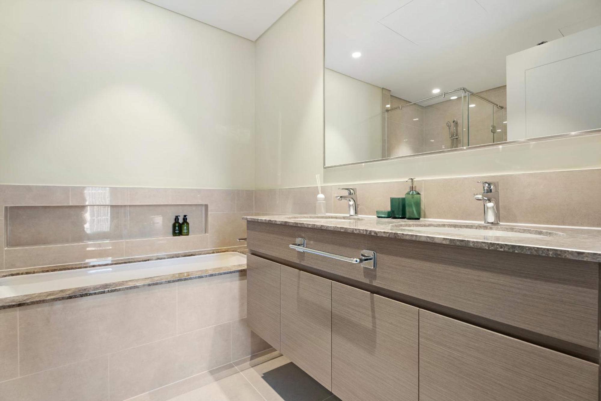 Vayk - Boho Modern 3 Bhk In Downtown Apartment *