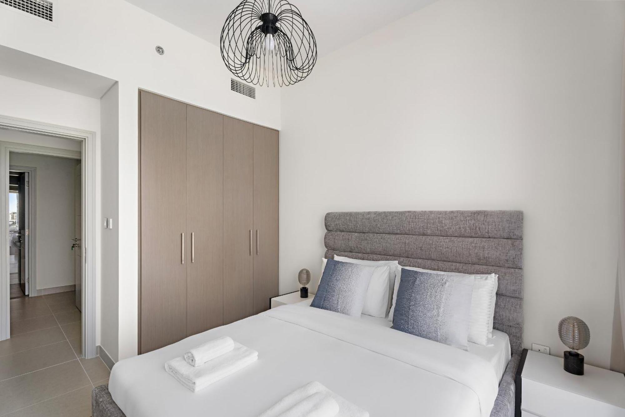 Vayk - Boho Modern 3 Bhk In Downtown