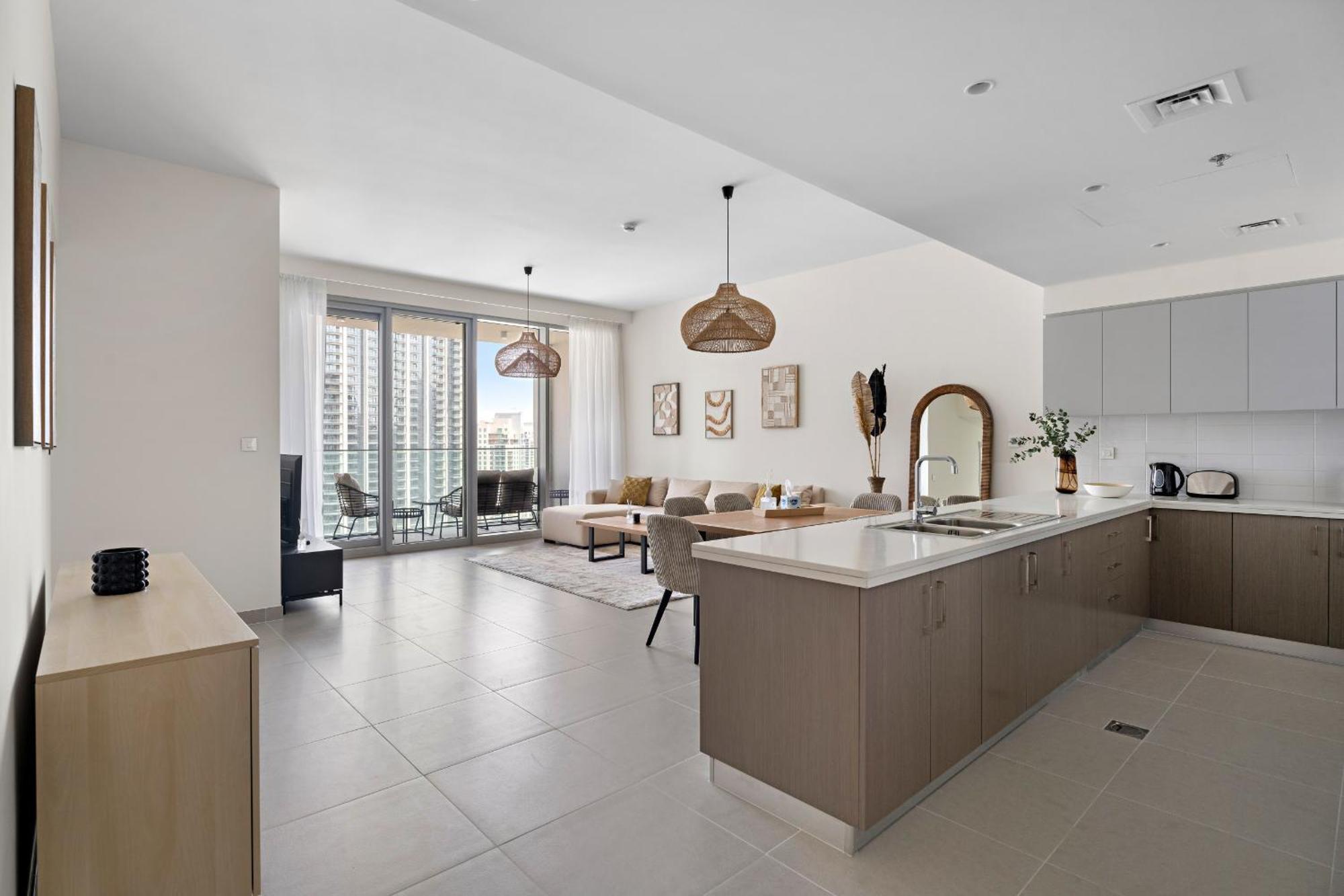 Vayk - Boho Modern 3 Bhk In Downtown *