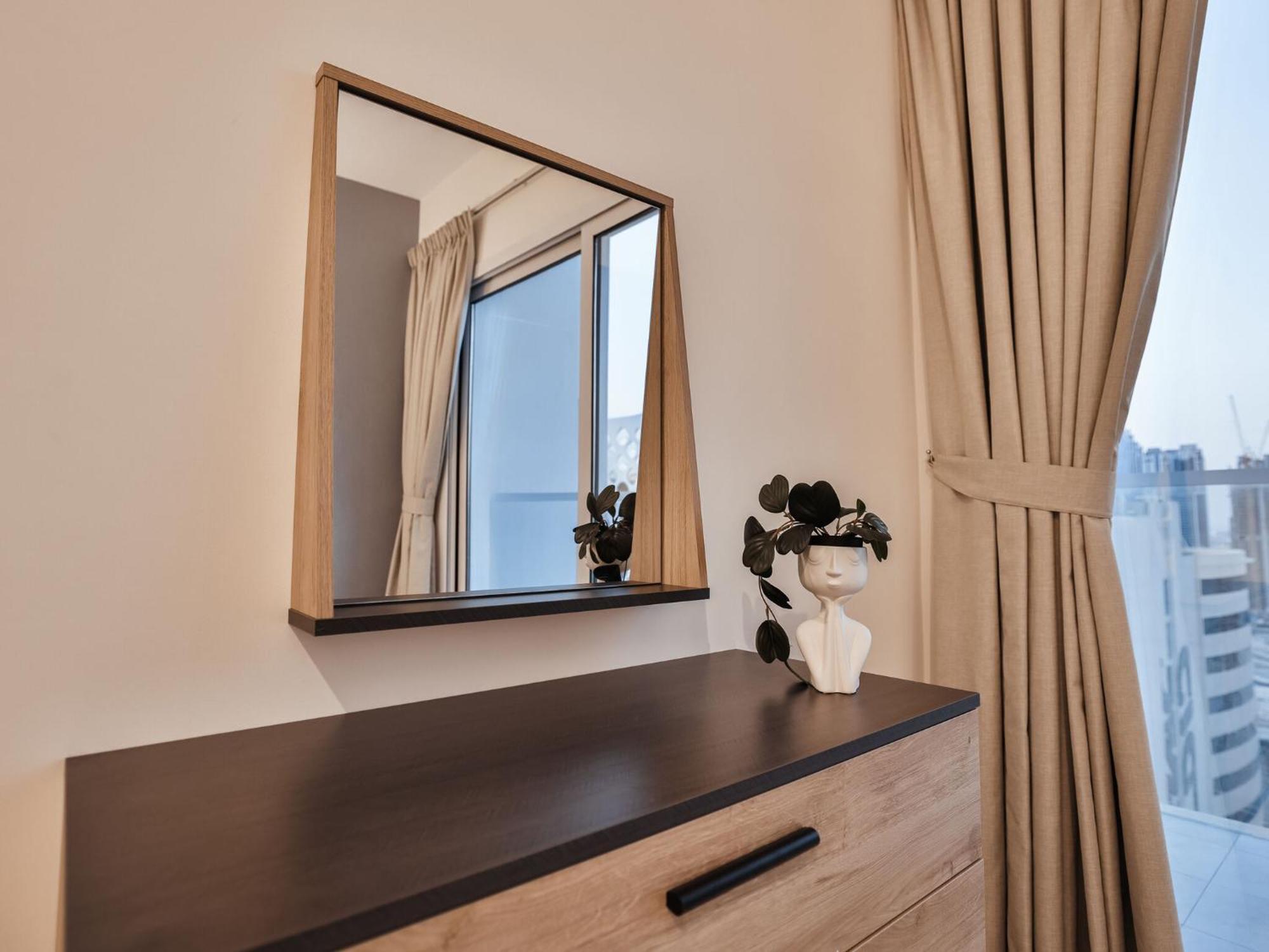 Apartment Luxury Business Bay Gym Pool Parking By Sojo Dubai
